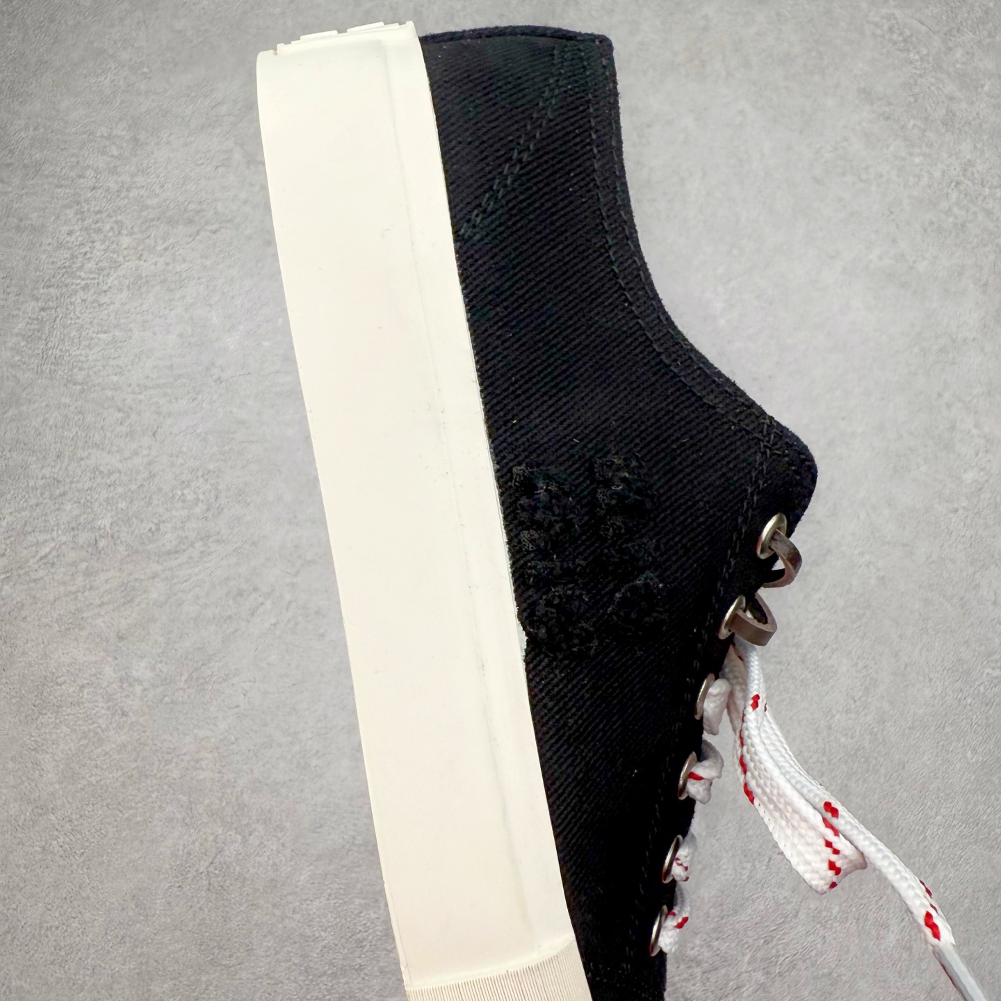 图片[6]-MiuMiu 缪缪 最新款 水洗 丹宁 牛仔布 帆布鞋 厚底 休闲 运动鞋 小红书爆款推荐 原版购入开发 做货 这款运动鞋体现了Miu Miu的探索精神。水洗丹宁牛仔的独特质感与皮革和棉质鞋带细节设计相得益彰，搭配坚韧耐穿的鞋底，尽显休闲气息 配送专柜精美包装🛍📦 ▪️面料： 原版定制进口高密度帆布 ▪️内里：原版定制高密度帆布 ▪️鞋底：原版开模防滑橡胶材质 ▪️底厚：3CM ▪️尺码：35 36 37 38 39 40-选品中心