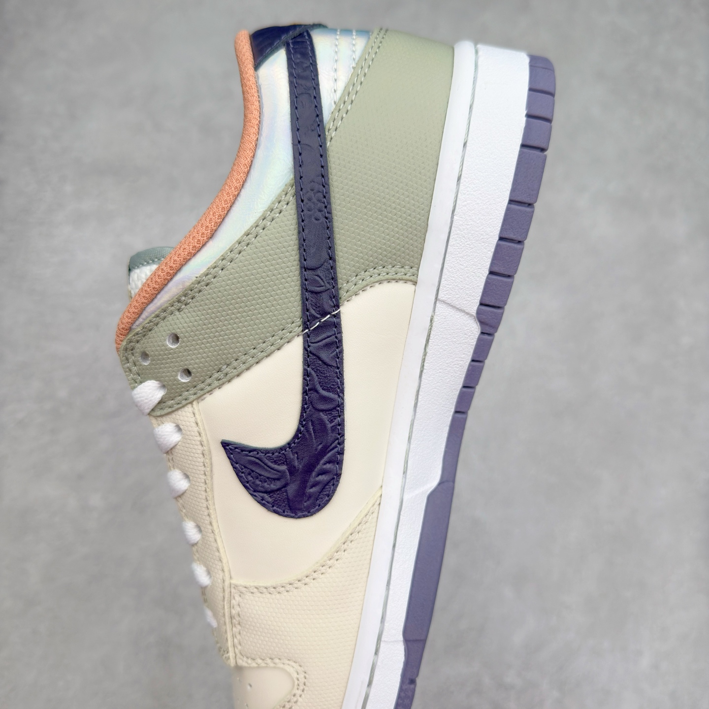 图片[7]-＃F版 NK Dunk Low 白绿紫 HV5750-133 性价比王者 极限压缩利润空间 超乎所想的高性价比 用料绝不含糊 原盒原配 正确耐磨橡胶大底 超高清洁度 全鞋零毛边皮料切割 全套原楦原模倾力打造完美版型 尺码：36 36.5 37.5 38 38.5 39 40 40.5 41 42 42.5 43 44 44.5 45 46 47.5-选品中心