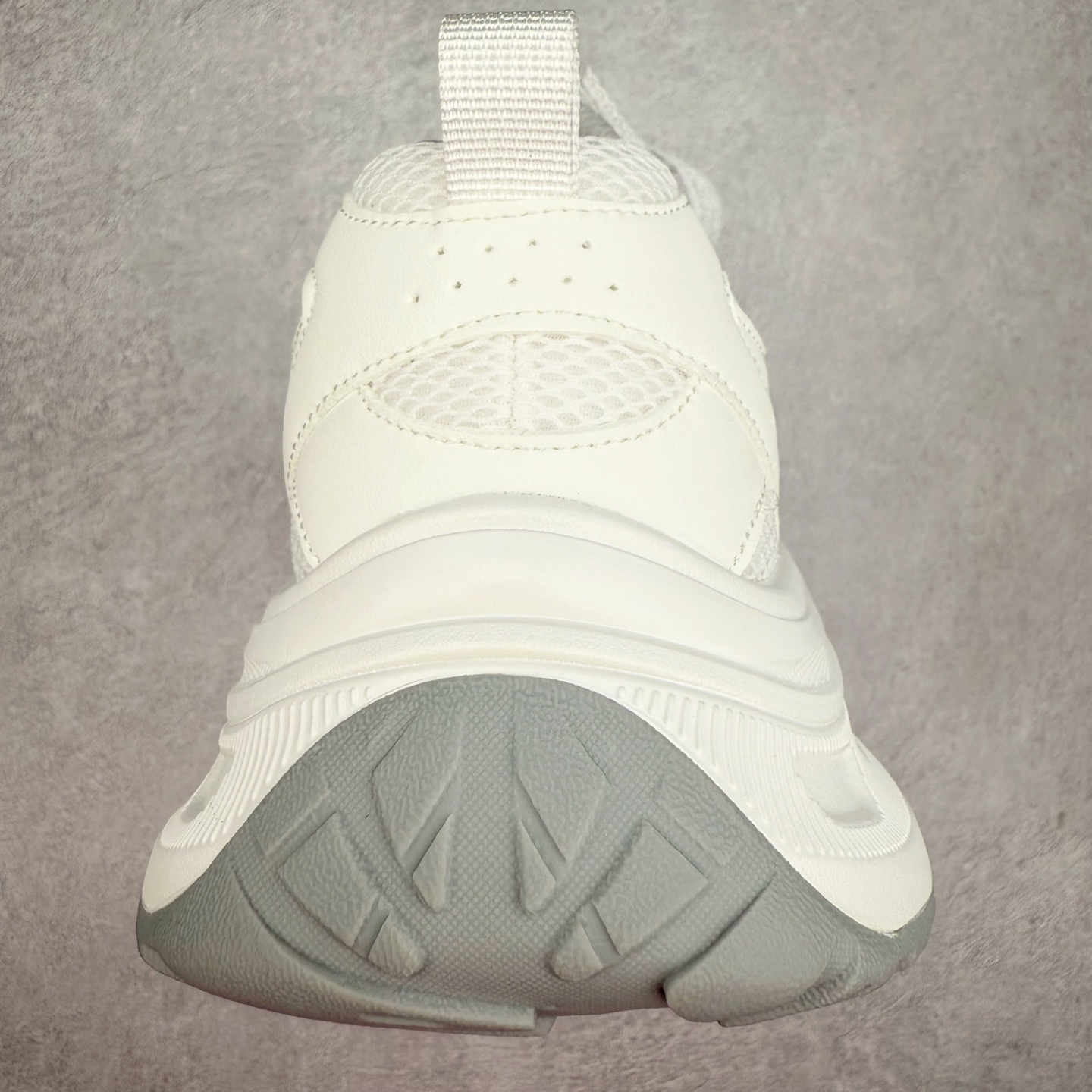 图片[8]-GG-CC Chunky Low雷丝珍珠链休闲运动厚底老爹鞋系列 广东大厂出品 完美细节 GGCC 25ss春夏爆款 厚底增高 大长腿 时髦look轻松定格 不费力展现率性氛围 高档银盒 酷帅机能风不规则设计大底 银白配色好温柔 缎带蝴蝶结/珍珠鞋扣/月牙底 柔软有弹性的月牙底和增加舒适度显腿长的5cm增高 长时间走路和站立都不累脚轻便舒适百搭 不管怎么搭都好看~ 尺码：35 36 37 38 39 40-选品中心