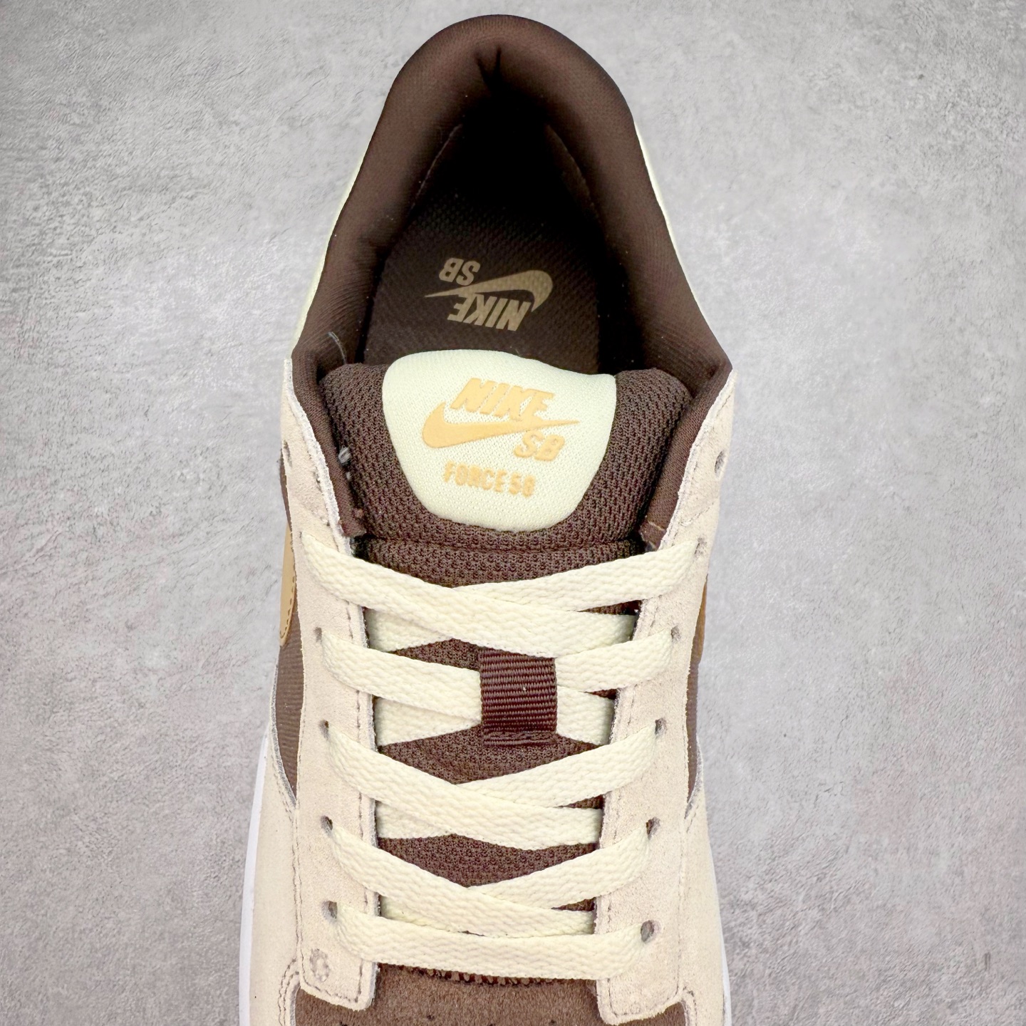 图片[5]-NK SB Force 58 空军58系列低帮休闲运动滑板板鞋 FV8104-221 鞋面由帆布和麂皮拼接 层次感丰富 搭配硫化外底 耐磨耐穿 鞋舌及中底后跟处饰有SB Logo 表明鞋款身份 采用包边设计 经久耐穿 硫化结构则有效提升灵活性 穿上这款全新推出的创意力作 助你耀动街头 尺码：36 36.5 37.5 38 38.5 39 40 40.5 41 42 42.5 43 44 45-选品中心