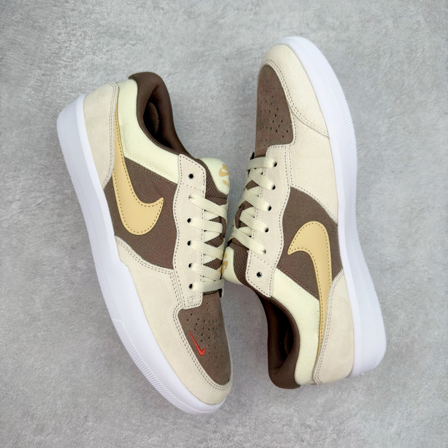 图片[3]-NK SB Force 58 空军58系列低帮休闲运动滑板板鞋 FV8104-221 鞋面由帆布和麂皮拼接 层次感丰富 搭配硫化外底 耐磨耐穿 鞋舌及中底后跟处饰有SB Logo 表明鞋款身份 采用包边设计 经久耐穿 硫化结构则有效提升灵活性 穿上这款全新推出的创意力作 助你耀动街头 尺码：36 36.5 37.5 38 38.5 39 40 40.5 41 42 42.5 43 44 45-选品中心