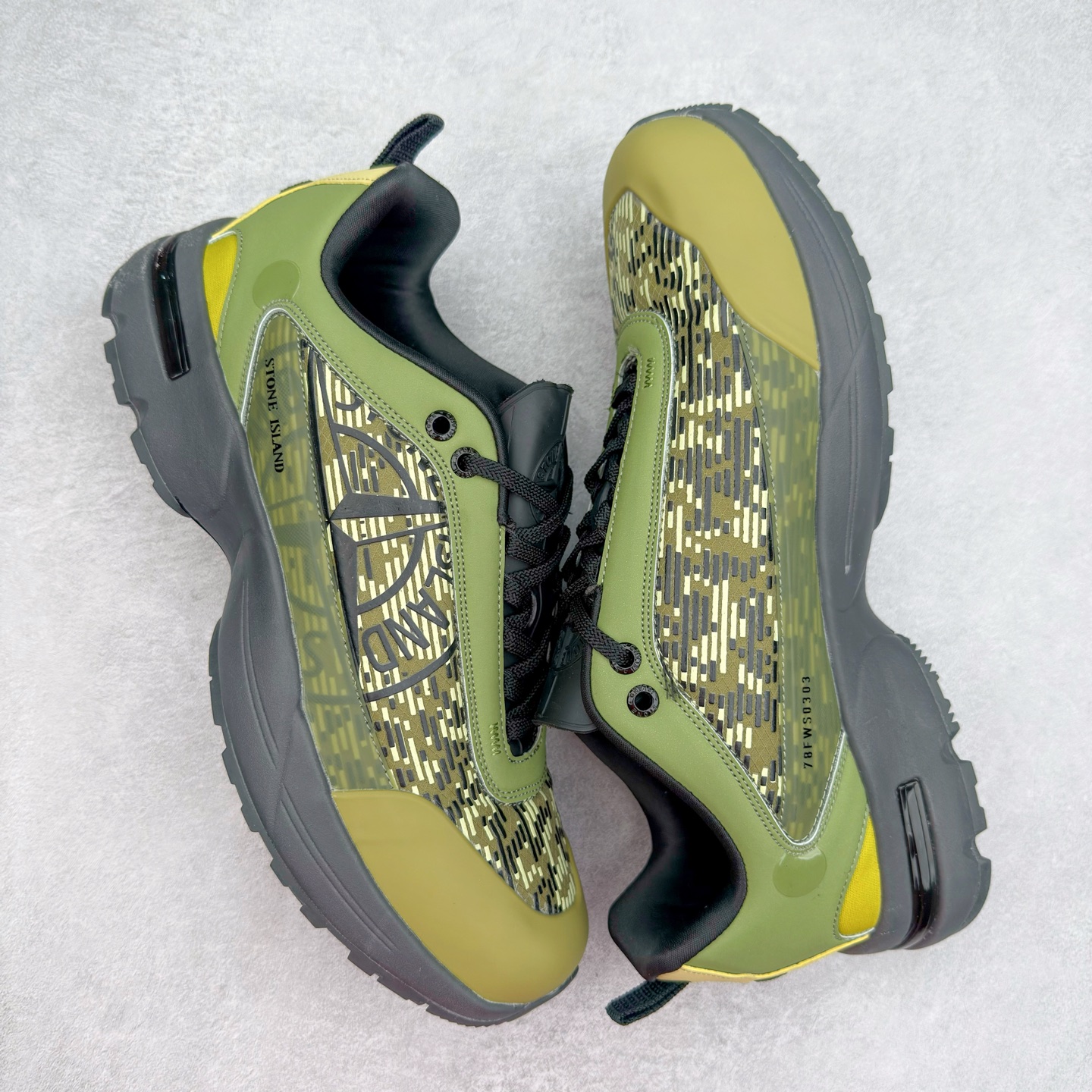 图片[3]-Stone Island Grime Panelled 石头岛黑褐色舒适时尚低帮生活休闲鞋 石头岛作不仅是科技面料和织物染色典范并加入了创新机能美学，兼顾功能性与时尚感，颠覆传统休闲服饰的想象。尺码：36 37 37.5 38 38.5 39 39.5 40 40.5 41.5 42 42.5 43 44 44.5 45-选品中心