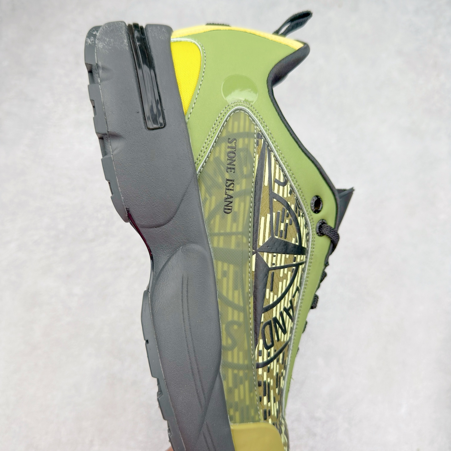 图片[6]-Stone Island Grime Panelled 石头岛黑褐色舒适时尚低帮生活休闲鞋 石头岛作不仅是科技面料和织物染色典范并加入了创新机能美学，兼顾功能性与时尚感，颠覆传统休闲服饰的想象。尺码：36 37 37.5 38 38.5 39 39.5 40 40.5 41.5 42 42.5 43 44 44.5 45-选品中心