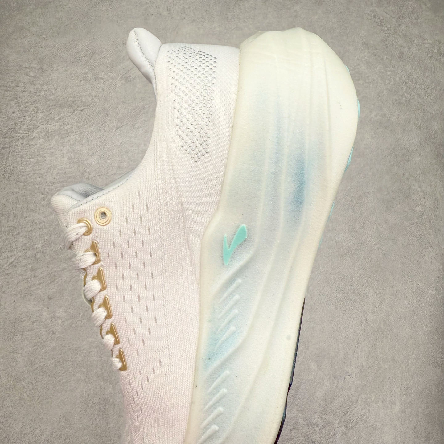 图片[7]-Brooks布鲁克斯 Glycerin max 舒适简约防滑耐磨 低帮跑步鞋 实拍调校N版已经零色差零失真 百分百还原实物色彩所见即所得 不存在货不对板色差等低级问题 选购参考实物拍摄 不混卖不参货 只用心做好货严格选品 承诺混一赔十 尺码：36 36.5 37.5 38 38.5 39 40 40.5 41 42 42.5 43 44 44.5 45-选品中心