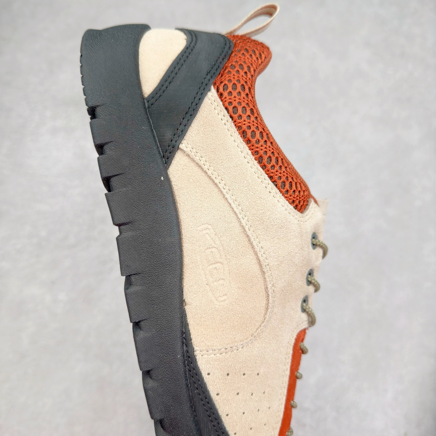 图片[6]-＃福利特价 Keen Jasper Rocks SP 美国人气户外品牌-科恩贾斯珀都市系列复古低帮系带户外风露营徒步登山运动训练鞋 原楦型开发纸版 采用固色翻毛皮鞋面材质 内嵌高密度EVA发泡缓震脚垫 外置一体式包裹防滑防剐蹭耐磨橡胶大底 向经典的90年代致敬 山系神级鞋履 尺码：35.5 36 37 37.5 38 38.5 39 39.5 40 40.5 41 42 42.5 43 44 44.5 45 46-选品中心