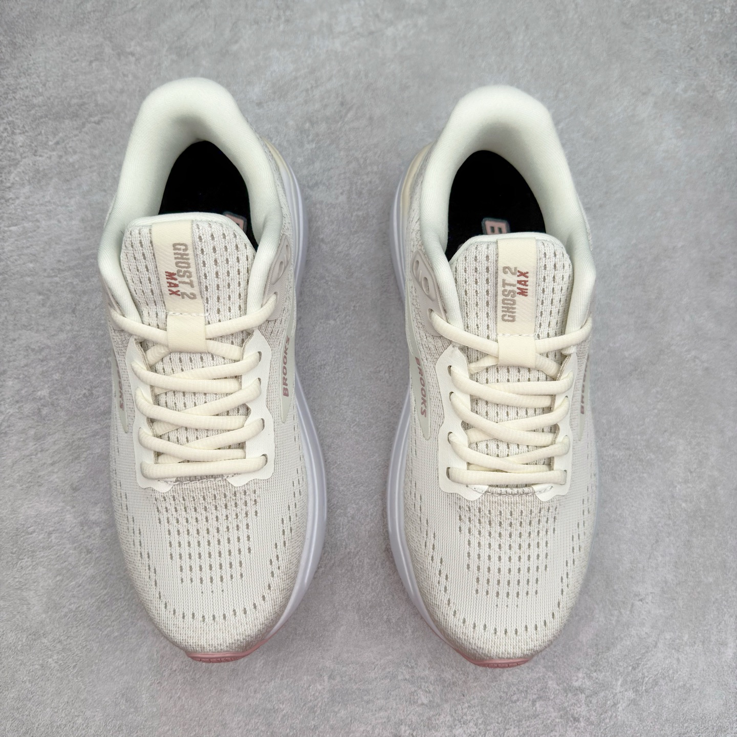 图片[2]-Brooks布鲁克斯 Ghost Max 2 运动舒适防滑耐磨低帮跑步鞋 实拍调校N版已经零色差零失真 百分百还原实物色彩所见即所得 不存在货不对板色差等低级问题 选购参考实物拍摄 不混卖不参货 只用心做好货严格选品 承诺混一赔十 尺码：36 36.5 37.5 38 38.5 39 40 40.5 41 42 42.5 43 44 44.5 45-选品中心