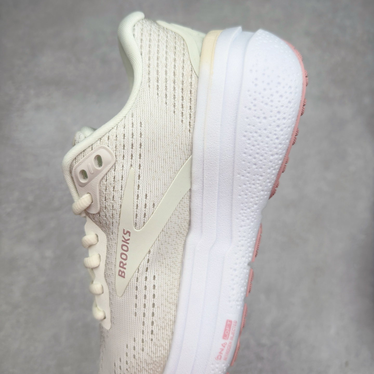 图片[7]-Brooks布鲁克斯 Ghost Max 2 运动舒适防滑耐磨低帮跑步鞋 实拍调校N版已经零色差零失真 百分百还原实物色彩所见即所得 不存在货不对板色差等低级问题 选购参考实物拍摄 不混卖不参货 只用心做好货严格选品 承诺混一赔十 尺码：36 36.5 37.5 38 38.5 39 40 40.5 41 42 42.5 43 44 44.5 45-选品中心