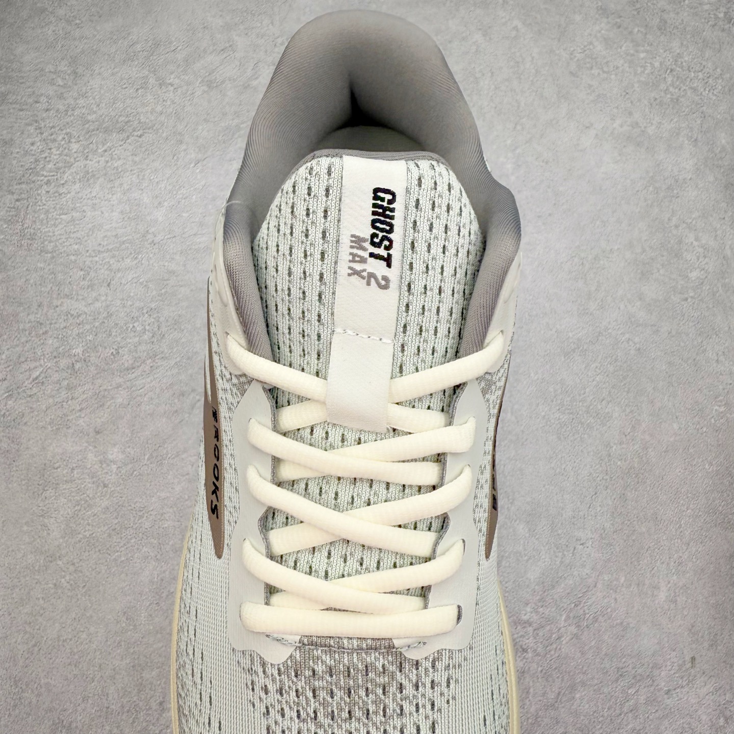 图片[5]-Brooks布鲁克斯 Ghost Max 2 运动舒适防滑耐磨低帮跑步鞋 实拍调校N版已经零色差零失真 百分百还原实物色彩所见即所得 不存在货不对板色差等低级问题 选购参考实物拍摄 不混卖不参货 只用心做好货严格选品 承诺混一赔十 尺码：36 36.5 37.5 38 38.5 39 40 40.5 41 42 42.5 43 44 44.5 45-选品中心