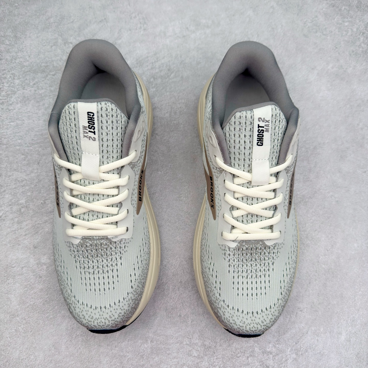 图片[2]-Brooks布鲁克斯 Ghost Max 2 运动舒适防滑耐磨低帮跑步鞋 实拍调校N版已经零色差零失真 百分百还原实物色彩所见即所得 不存在货不对板色差等低级问题 选购参考实物拍摄 不混卖不参货 只用心做好货严格选品 承诺混一赔十 尺码：36 36.5 37.5 38 38.5 39 40 40.5 41 42 42.5 43 44 44.5 45-选品中心