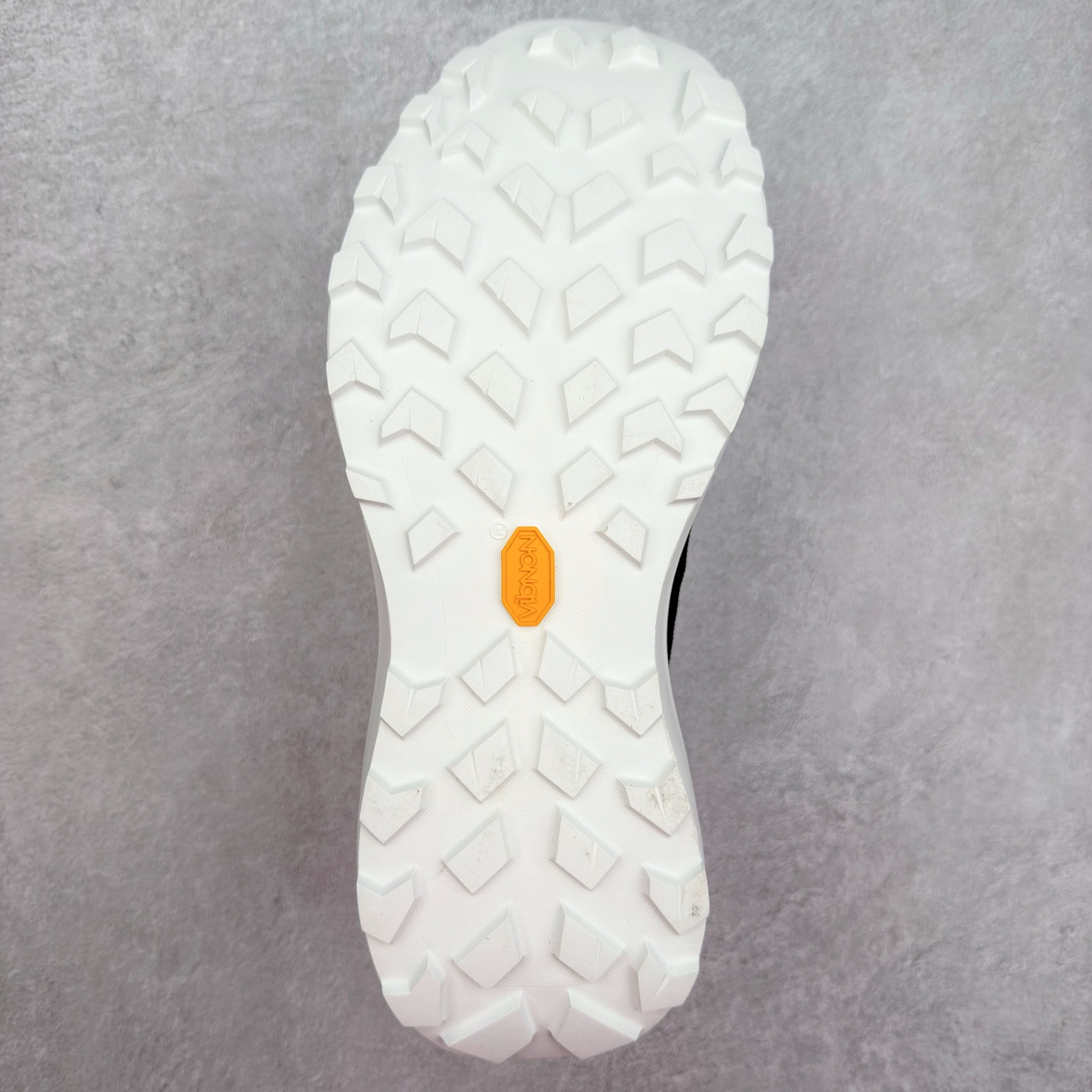 图片[9]-＃HP Arcteryx Norvan LD 4 始祖鸟舒适柔软防滑耐磨低帮越野跑步鞋 Arcteryx中文名始祖鸟 加拿大户外服饰品牌 1989年创立于加拿大温哥华 始祖鸟来自加拿大海岸山脉 植根高山的专业户外品牌 始终秉承对精湛设计和工艺孜孜以求的准则 从1989年创立至今 Arcteryx始终不断在产品设计与做工上不惜工本 以满足始祖鸟的标准 品质、设计以及精简的理念造就了其良好的性能 并能满足严苛环境下的使用需求 尺码：36 37 38 39 40 41 42 43 44-选品中心