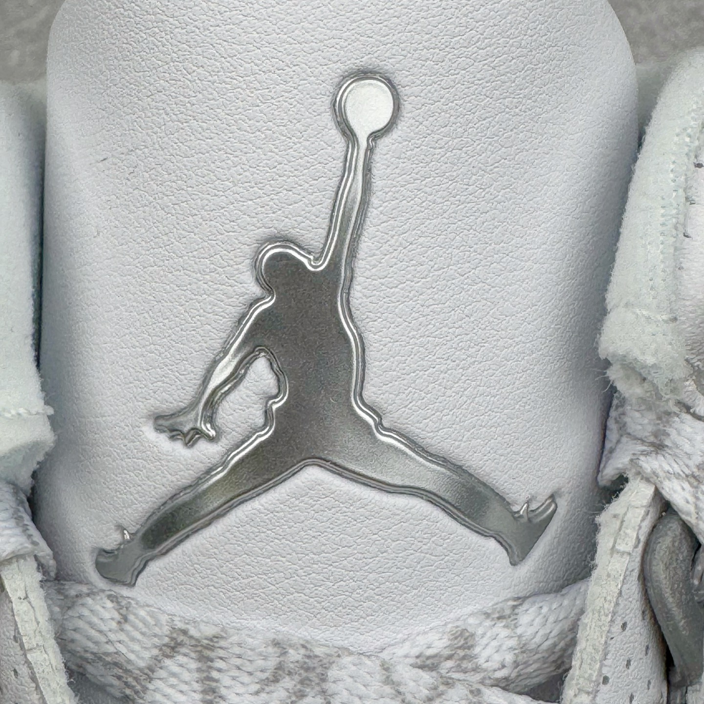 图片[12]-＃K版纯原 Air Jordan AJ3 Retro 纯白白猫 CT8532-111 原楦原纸板开发 确保原汁原味 原厂皮料质感色泽绝无偏差 完美中底拉帮 原厂中底钢印 原档案大底 如假白送 大底纹路 气垫通透度PU的回弹性均百分百还原 原厂电绣鞋舌飞人刺绣针数立体讲究精细欢迎对比正品原鞋 尺码：40 40.5 41 42 42.5 43 44 44.5 45 46 47.5-选品中心