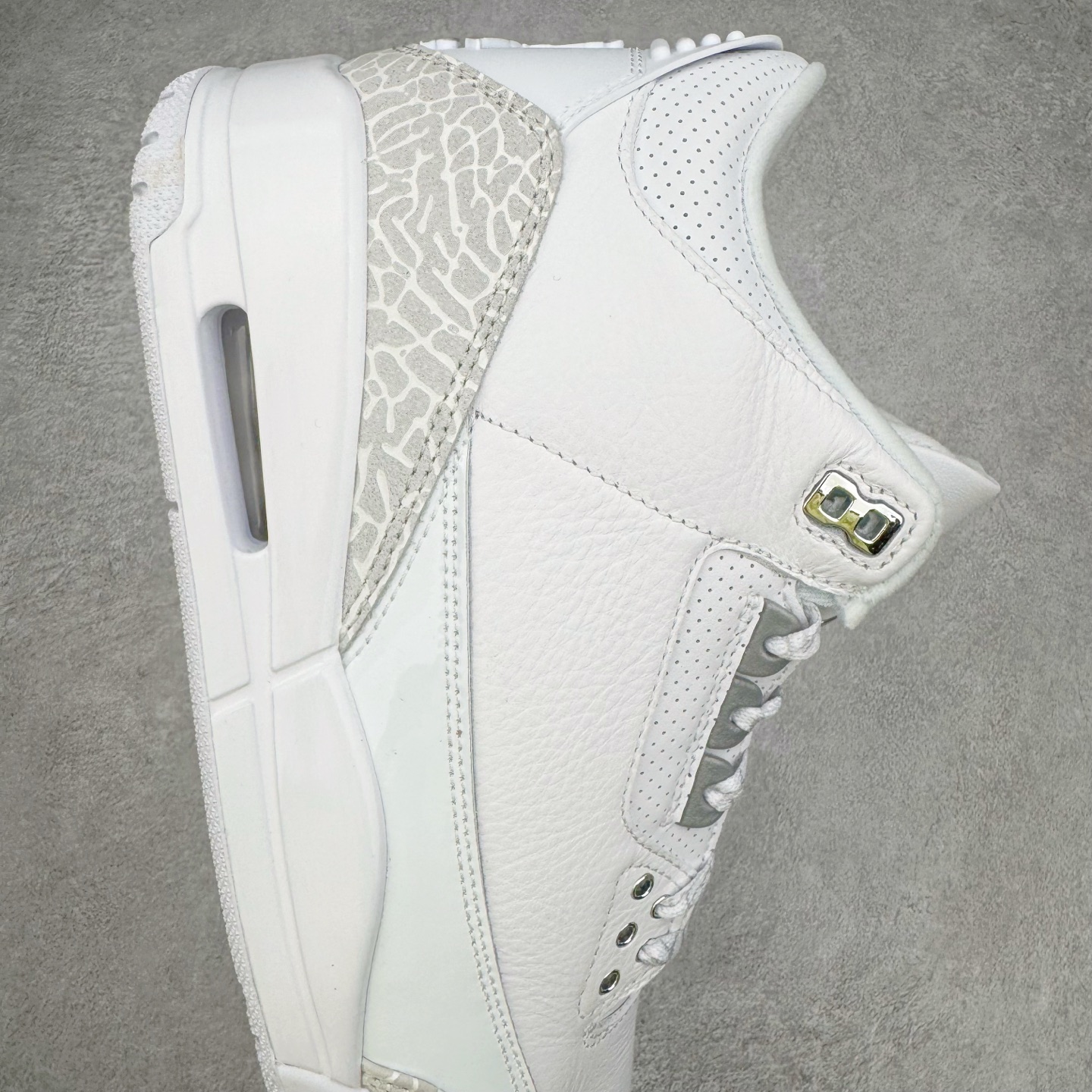 图片[6]-＃K版纯原 Air Jordan AJ3 Retro 纯白白猫 CT8532-111 原楦原纸板开发 确保原汁原味 原厂皮料质感色泽绝无偏差 完美中底拉帮 原厂中底钢印 原档案大底 如假白送 大底纹路 气垫通透度PU的回弹性均百分百还原 原厂电绣鞋舌飞人刺绣针数立体讲究精细欢迎对比正品原鞋 尺码：40 40.5 41 42 42.5 43 44 44.5 45 46 47.5-选品中心