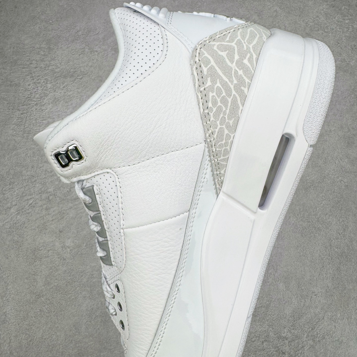图片[7]-＃K版纯原 Air Jordan AJ3 Retro 纯白白猫 CT8532-111 原楦原纸板开发 确保原汁原味 原厂皮料质感色泽绝无偏差 完美中底拉帮 原厂中底钢印 原档案大底 如假白送 大底纹路 气垫通透度PU的回弹性均百分百还原 原厂电绣鞋舌飞人刺绣针数立体讲究精细欢迎对比正品原鞋 尺码：40 40.5 41 42 42.5 43 44 44.5 45 46 47.5-选品中心