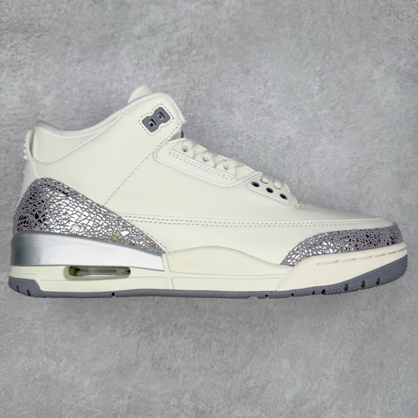 ＃OG纯原 Air Jordan AJ3 Retro 白灰液态银 CK9246-100 原楦原纸板开发 确保原汁原味 原厂皮料质感色泽绝无偏差 完美中底拉帮 原厂中底钢印 原档案大底 如假白送 大底纹路 气垫通透度PU的回弹性均百分百还原 原厂电绣鞋舌飞人刺绣针数立体讲究精细欢迎对比正品原鞋 尺码：36 36.5 37.5 38 38.5 39 40 40.5 41 42 42.5 43 44 44.5 45 46 47.5-选品中心