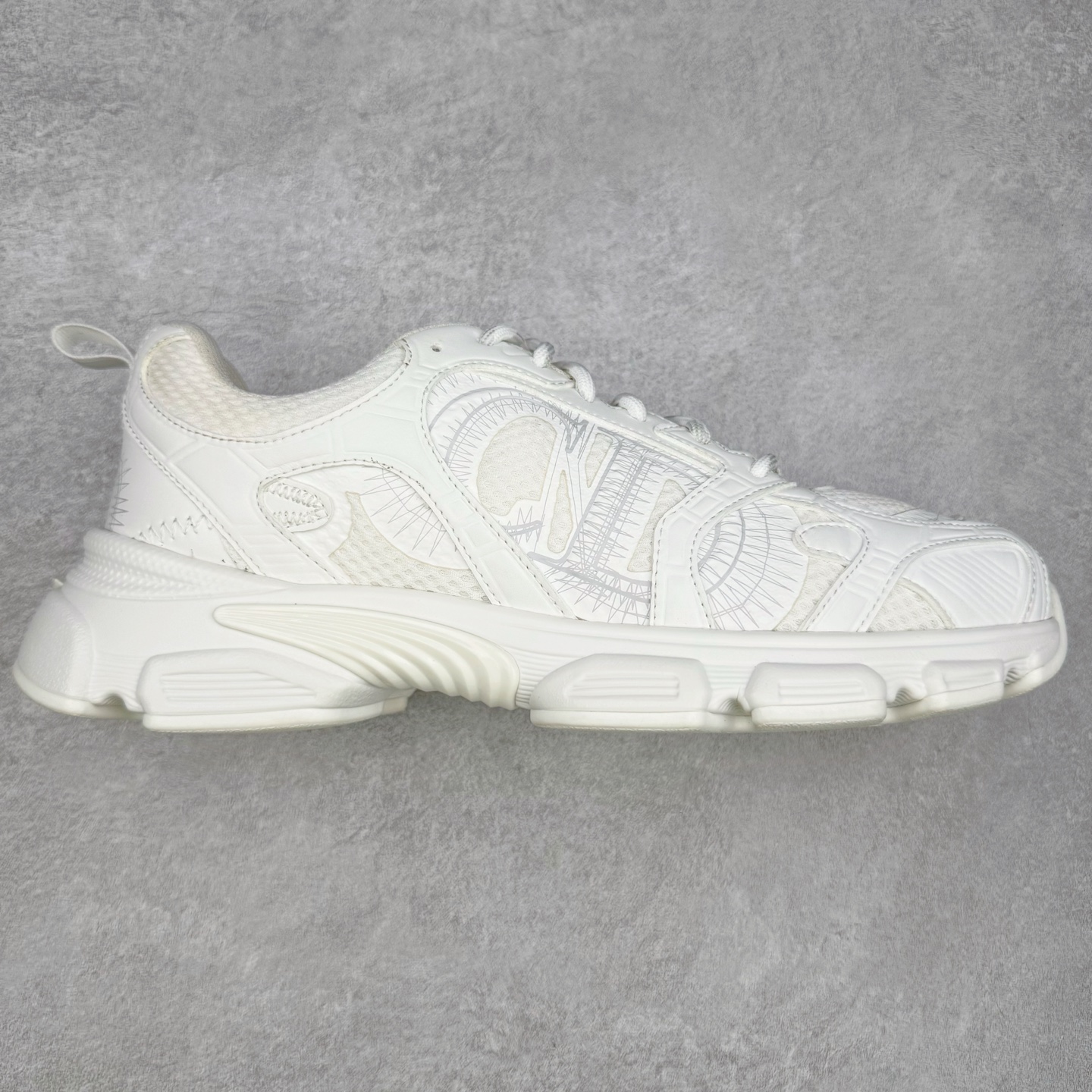 #纯原 DIOR Chrono 迪奥圆头系带 运动跑鞋 生活休闲鞋 24ss本季最新单品 彰显经典设计全新休闲运动鞋 以牛皮革和网眼织物制作 轻盈透气 侧边的CD字母非常有ior辩识度 运动风设计融合流苏细节也增添了一丝优雅气质 原版网面+牛皮拼接 TPU轻便大底 全套原版包装 尺码 35 36 37 38 39 40 41 42 43 44 45-选品中心