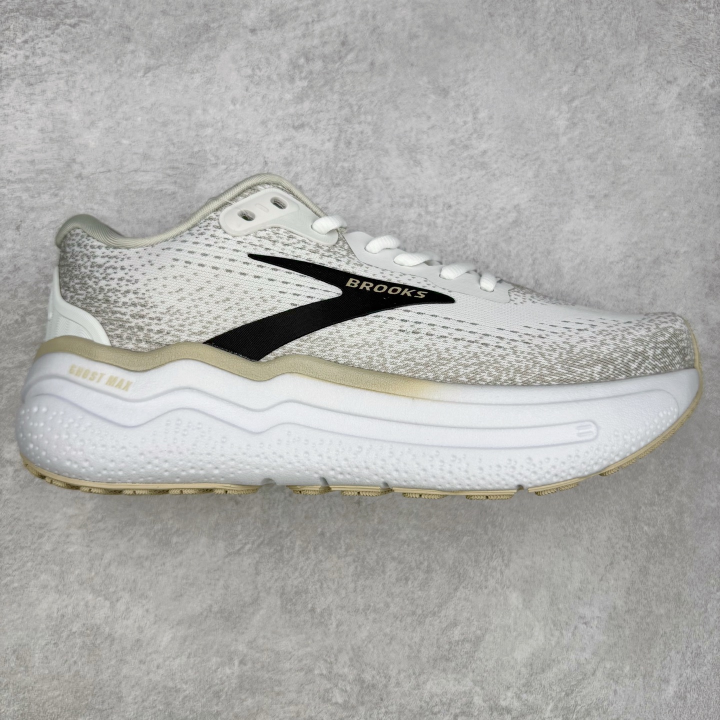 Brooks布鲁克斯 Ghost Max 2 运动舒适防滑耐磨低帮跑步鞋 实拍调校N版已经零色差零失真 百分百还原实物色彩所见即所得 不存在货不对板色差等低级问题 选购参考实物拍摄 不混卖不参货 只用心做好货严格选品 承诺混一赔十 尺码：36 36.5 37.5 38 38.5 39 40 40.5 41 42 42.5 43 44 44.5 45-选品中心