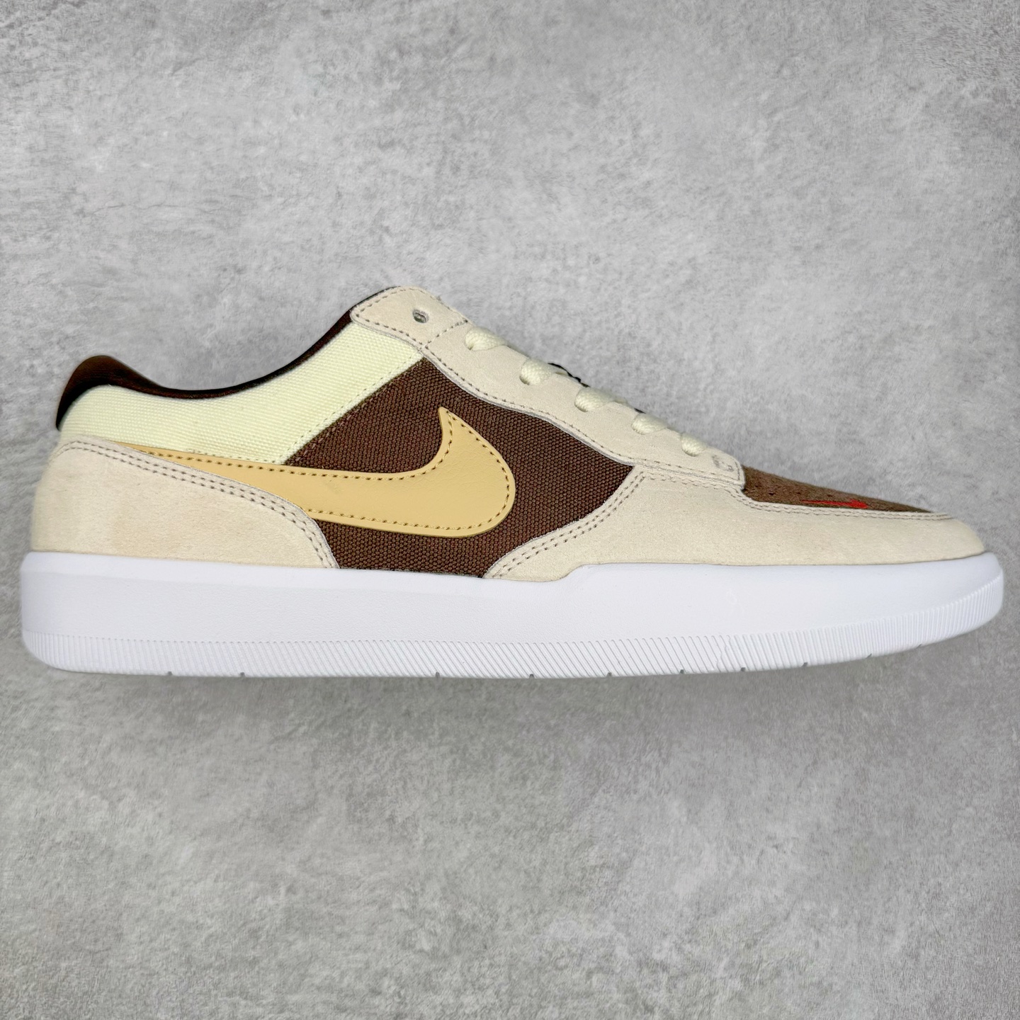 NK SB Force 58 空军58系列低帮休闲运动滑板板鞋 FV8104-221 鞋面由帆布和麂皮拼接 层次感丰富 搭配硫化外底 耐磨耐穿 鞋舌及中底后跟处饰有SB Logo 表明鞋款身份 采用包边设计 经久耐穿 硫化结构则有效提升灵活性 穿上这款全新推出的创意力作 助你耀动街头 尺码：36 36.5 37.5 38 38.5 39 40 40.5 41 42 42.5 43 44 45-选品中心