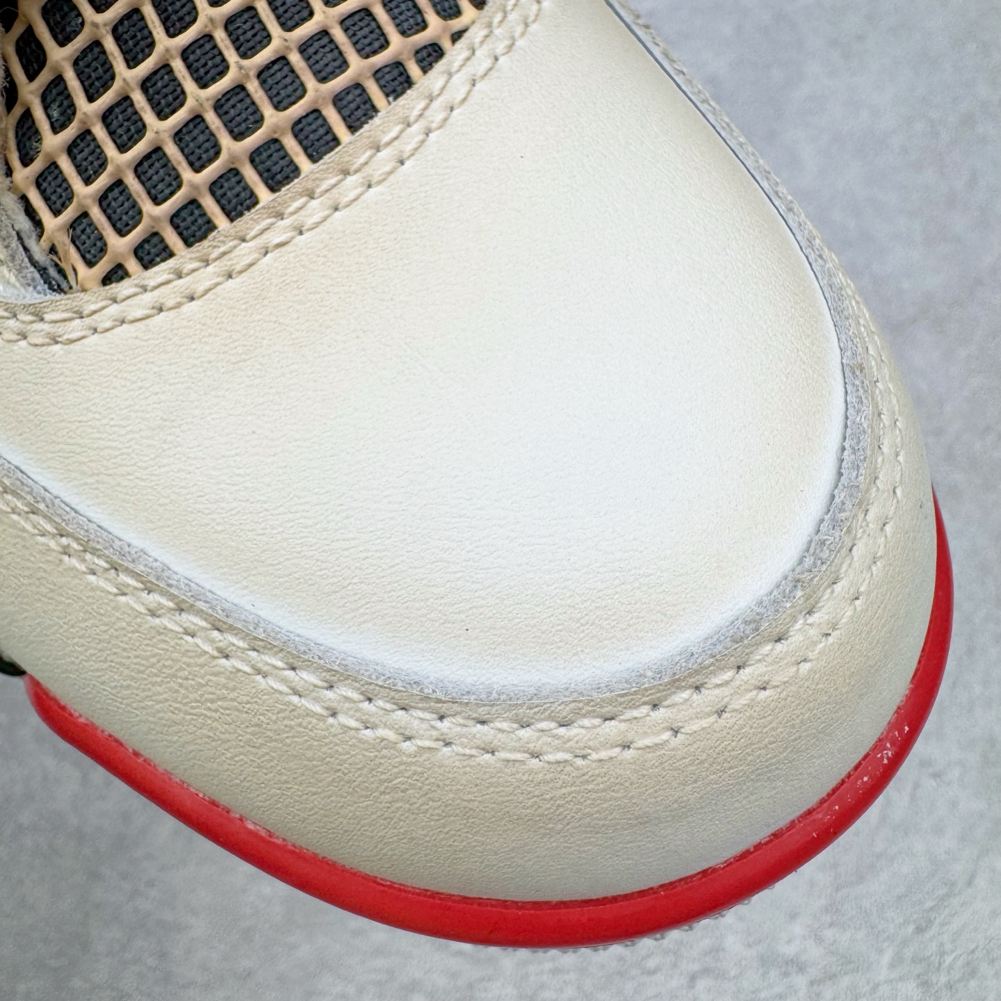 图片[13]-＃TG私人订单 Air Jordan AJ4 Retro 氧化做旧白红喷火龙 A9129-105 原纸板楦头开发 定制优质皮料 完美鞋型匹配公司货 正确TPU鞋舌锁扣 最新原厂底模 大底卡色咬花完美 鞋柜必备鞋款 终端现货供应 尺码：36 36.5 37.5 38 38.5 39 40 40.5 41 42 42.5 43 44 44.5 45 46 47.5-选品中心