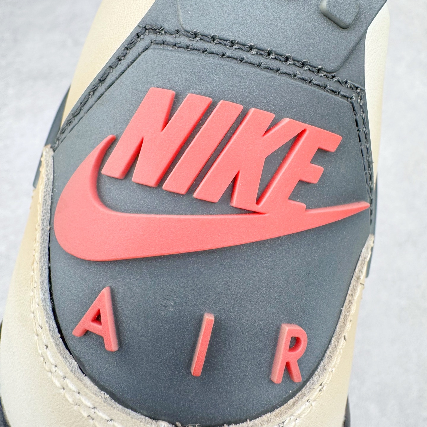 图片[14]-＃TG私人订单 Air Jordan AJ4 Retro 氧化做旧白红喷火龙 A9129-105 原纸板楦头开发 定制优质皮料 完美鞋型匹配公司货 正确TPU鞋舌锁扣 最新原厂底模 大底卡色咬花完美 鞋柜必备鞋款 终端现货供应 尺码：36 36.5 37.5 38 38.5 39 40 40.5 41 42 42.5 43 44 44.5 45 46 47.5-选品中心