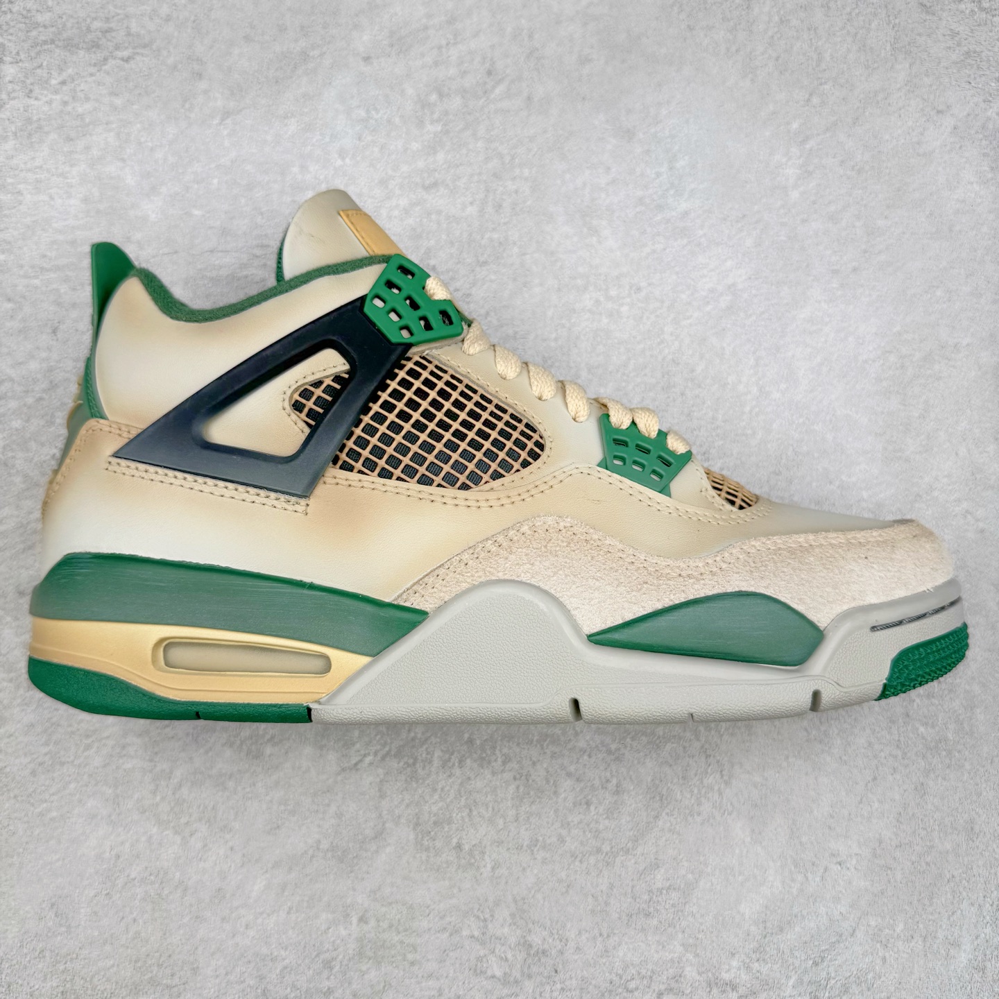 ＃TG私人订单 Air Jordan AJ4 Retro 氧化做旧白绿妙蛙种子 DC7770-106 原纸板楦头开发 定制优质皮料 完美鞋型匹配公司货 正确TPU鞋舌锁扣 最新原厂底模 大底卡色咬花完美 鞋柜必备鞋款 终端现货供应 尺码：36 36.5 37.5 38 38.5 39 40 40.5 41 42 42.5 43 44 44.5 45 46 47.5-选品中心