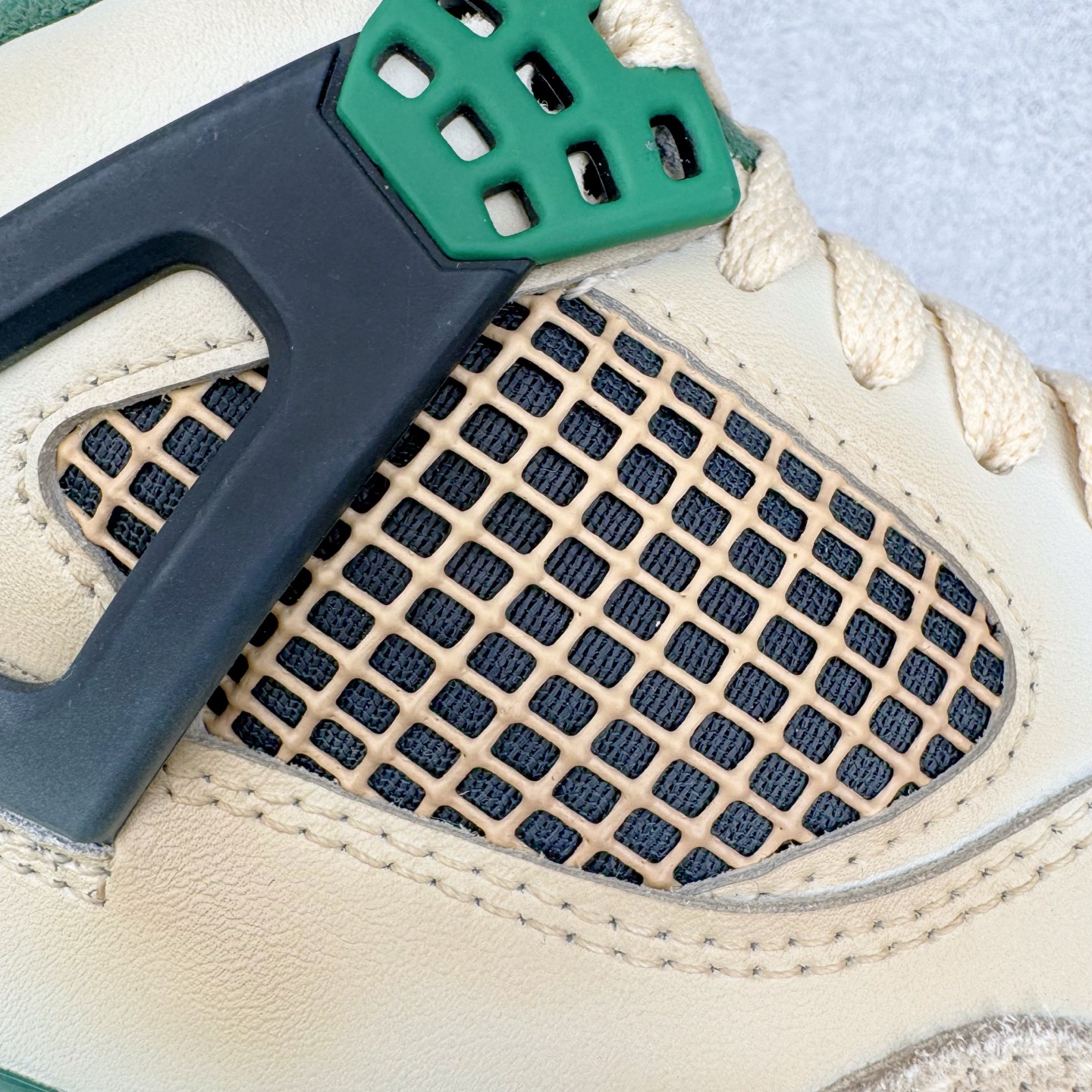 图片[17]-＃TG私人订单 Air Jordan AJ4 Retro 氧化做旧白绿妙蛙种子 DC7770-106 原纸板楦头开发 定制优质皮料 完美鞋型匹配公司货 正确TPU鞋舌锁扣 最新原厂底模 大底卡色咬花完美 鞋柜必备鞋款 终端现货供应 尺码：36 36.5 37.5 38 38.5 39 40 40.5 41 42 42.5 43 44 44.5 45 46 47.5-选品中心