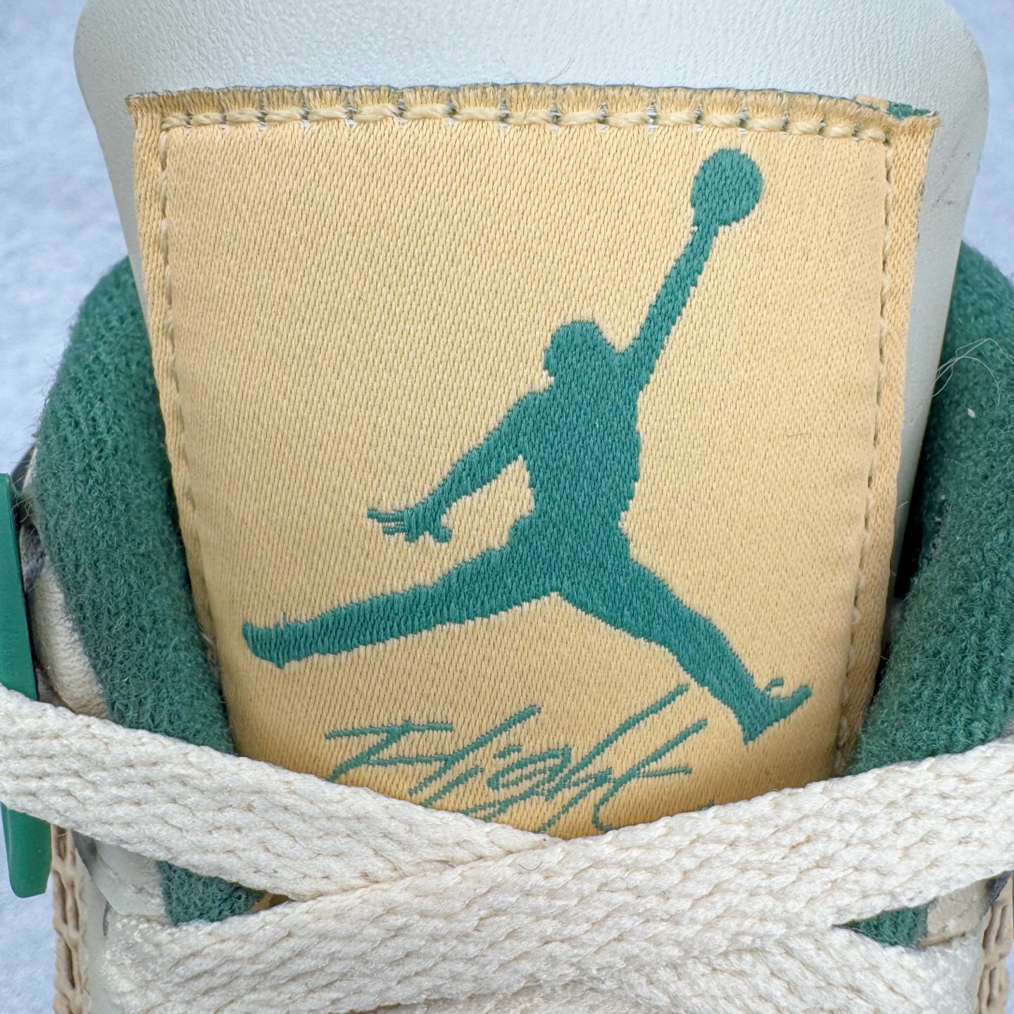 图片[12]-＃TG私人订单 Air Jordan AJ4 Retro 氧化做旧白绿妙蛙种子 DC7770-106 原纸板楦头开发 定制优质皮料 完美鞋型匹配公司货 正确TPU鞋舌锁扣 最新原厂底模 大底卡色咬花完美 鞋柜必备鞋款 终端现货供应 尺码：36 36.5 37.5 38 38.5 39 40 40.5 41 42 42.5 43 44 44.5 45 46 47.5-选品中心