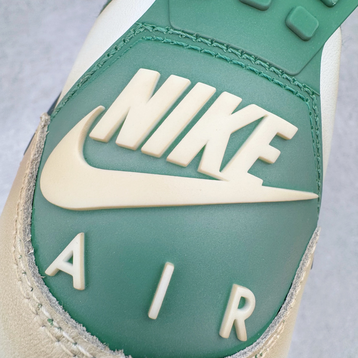 图片[14]-＃TG私人订单 Air Jordan AJ4 Retro 氧化做旧白绿妙蛙种子 DC7770-106 原纸板楦头开发 定制优质皮料 完美鞋型匹配公司货 正确TPU鞋舌锁扣 最新原厂底模 大底卡色咬花完美 鞋柜必备鞋款 终端现货供应 尺码：36 36.5 37.5 38 38.5 39 40 40.5 41 42 42.5 43 44 44.5 45 46 47.5-选品中心