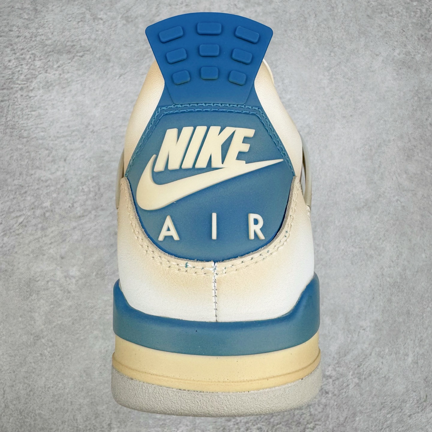 图片[9]-＃TG私人订单 Air Jordan AJ4 Retro 氧化做旧白蓝 杰尼龟 308497-105 原纸板楦头开发 定制优质皮料 完美鞋型匹配公司货 正确TPU鞋舌锁扣 最新原厂底模 大底卡色咬花完美 鞋柜必备鞋款 终端现货供应 尺码：36 36.5 37.5 38 38.5 39 40 40.5 41 42 42.5 43 44 44.5 45 46 47.5-选品中心