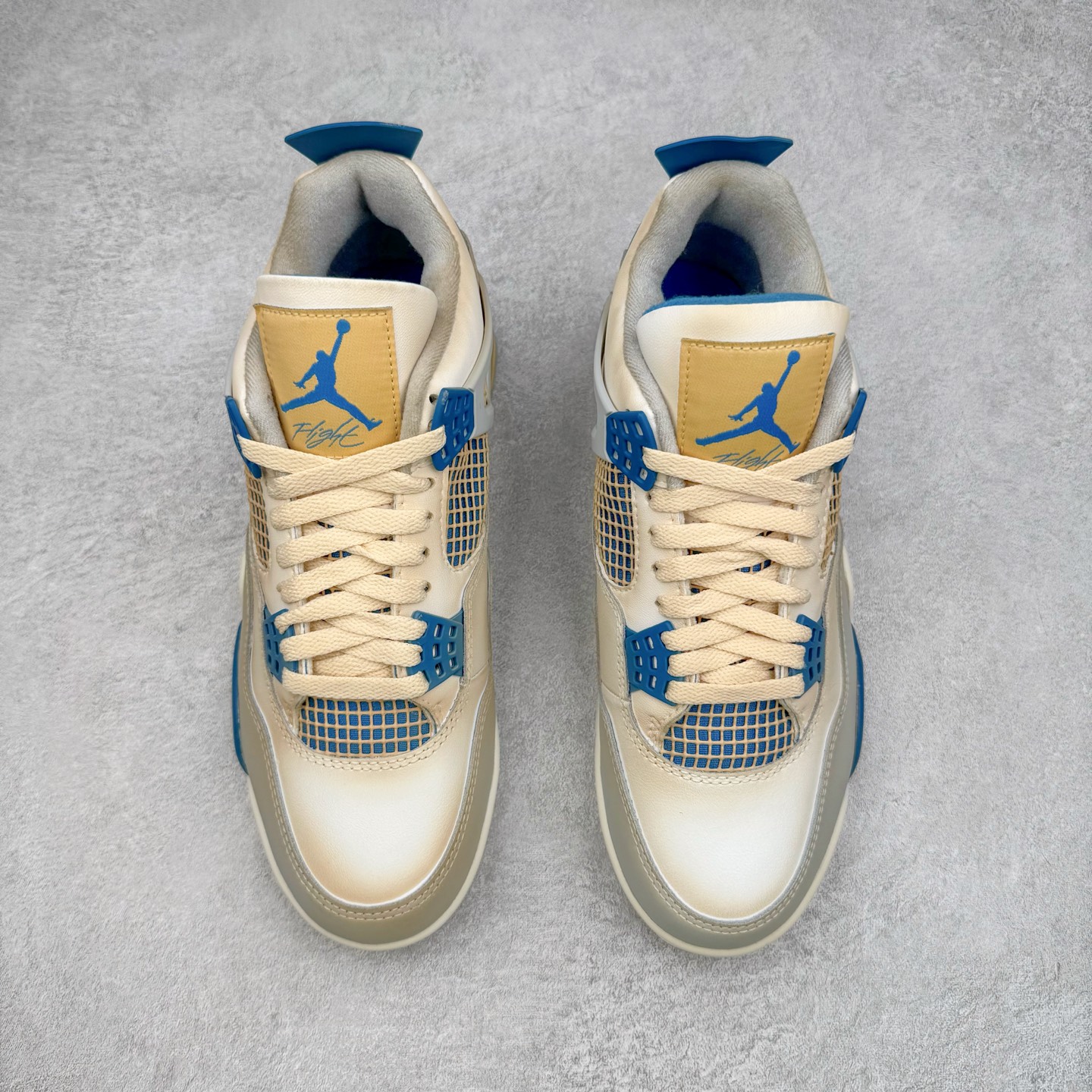 图片[2]-＃TG私人订单 Air Jordan AJ4 Retro 氧化做旧白蓝 杰尼龟 308497-105 原纸板楦头开发 定制优质皮料 完美鞋型匹配公司货 正确TPU鞋舌锁扣 最新原厂底模 大底卡色咬花完美 鞋柜必备鞋款 终端现货供应 尺码：36 36.5 37.5 38 38.5 39 40 40.5 41 42 42.5 43 44 44.5 45 46 47.5-选品中心