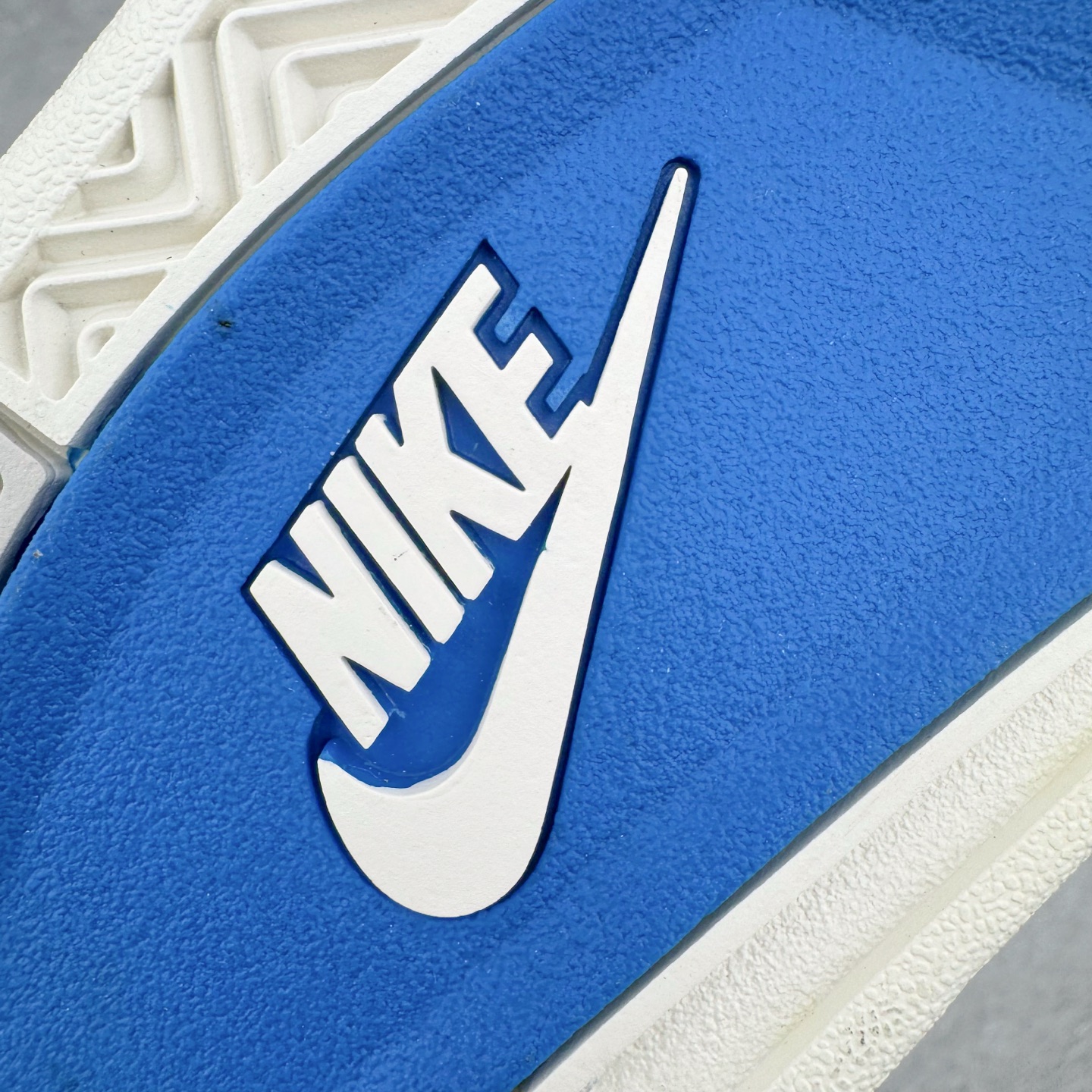 图片[18]-＃TG私人订单 Air Jordan AJ4 Retro 氧化做旧白蓝 杰尼龟 308497-105 原纸板楦头开发 定制优质皮料 完美鞋型匹配公司货 正确TPU鞋舌锁扣 最新原厂底模 大底卡色咬花完美 鞋柜必备鞋款 终端现货供应 尺码：36 36.5 37.5 38 38.5 39 40 40.5 41 42 42.5 43 44 44.5 45 46 47.5-选品中心