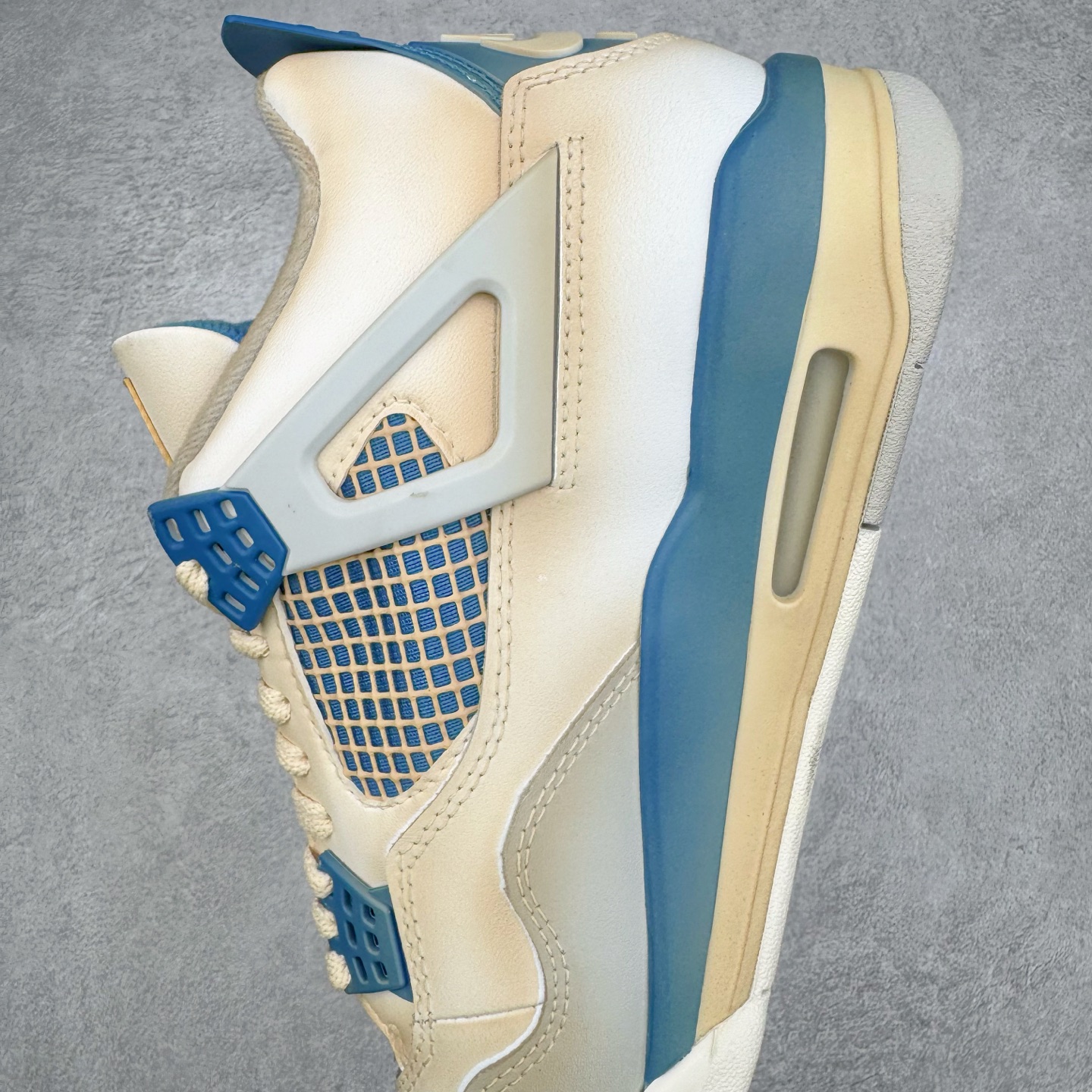 图片[8]-＃TG私人订单 Air Jordan AJ4 Retro 氧化做旧白蓝 杰尼龟 308497-105 原纸板楦头开发 定制优质皮料 完美鞋型匹配公司货 正确TPU鞋舌锁扣 最新原厂底模 大底卡色咬花完美 鞋柜必备鞋款 终端现货供应 尺码：36 36.5 37.5 38 38.5 39 40 40.5 41 42 42.5 43 44 44.5 45 46 47.5-选品中心