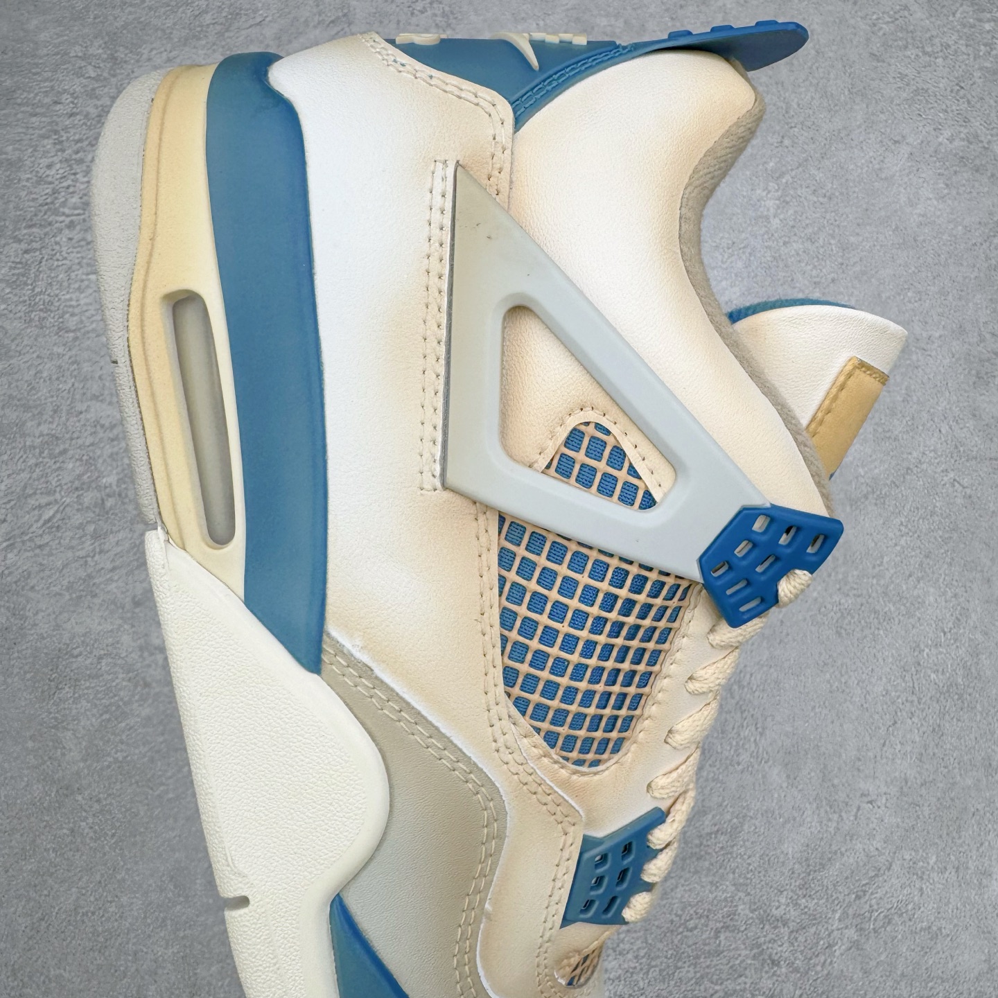 图片[7]-＃TG私人订单 Air Jordan AJ4 Retro 氧化做旧白蓝 杰尼龟 308497-105 原纸板楦头开发 定制优质皮料 完美鞋型匹配公司货 正确TPU鞋舌锁扣 最新原厂底模 大底卡色咬花完美 鞋柜必备鞋款 终端现货供应 尺码：36 36.5 37.5 38 38.5 39 40 40.5 41 42 42.5 43 44 44.5 45 46 47.5-选品中心