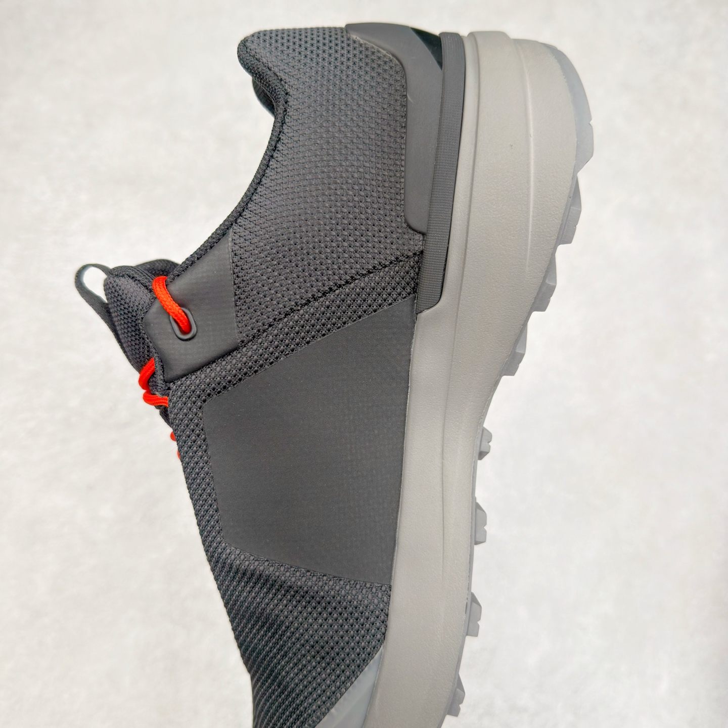 图片[7]-＃HP Arcteryx Kopec GTX 始祖鸟户外防水透气低帮徒步登山鞋 Arcteryx中文名始祖鸟，加拿大户外服饰品牌，1989年创立于加拿大温哥华。始祖鸟来自加拿大海岸山脉，植根高山的专业户外品牌，始终秉承对精湛设计和工艺孜孜以求的准则。从1989年创立至今，Arcteryx始终不断在产品设计与做工上不惜工本，以满足始祖鸟的标准。品质、设计以及精简的理念造就了其良好的性能，并能满足严苛环境下的使用需求。尺码：39 40 41 42 43 44 45-选品中心