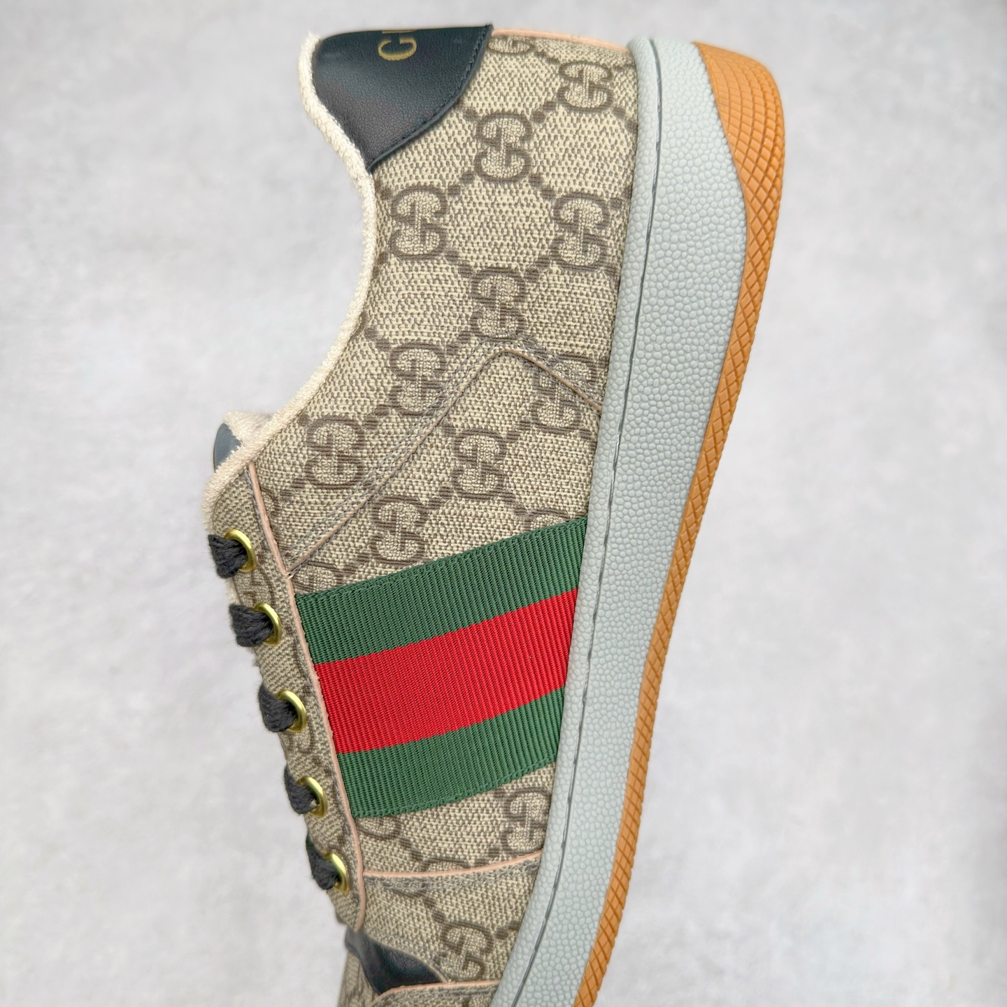 图片[7]-＃纯原 Gucci 古驰 Screener 运动休闲时装奢侈品系列 GG珐琅扣 擦脏做旧小脏鞋 高端零售海淘商家混卖版本 东莞纯原品质 原鞋对照工艺生产 原厂一致色泽度玛瑙珐琅GG扣 原版一致鞋舌鞋带处擦脏工艺 全套原版包装外盒配件 意大利进口磨砂头层牛皮 后跟原版一致哑光丝印烫金字体 后跟和原版一致有随机擦脏擦破皮效果正品每双都会有的工艺（中底内侧松紧带官网一致5465517正品产地编码 全网独家复刻细节 ）同源出厂真丝绸防尘鞋套袋 原装雪梨形超软沙绒纸团，工艺无缝细空胶技术，原版一致私模开发大底 全网独家。文案真实见鞋可对比文案 见鞋可对比正品 完全不吹嘘 全网最好的脏鞋版本 原版官方半码 最大到46 市售最顶级 配色最全版本 尺码：40 40.5 41 41.5 42 42.5 43 43.5 44 45 46-选品中心