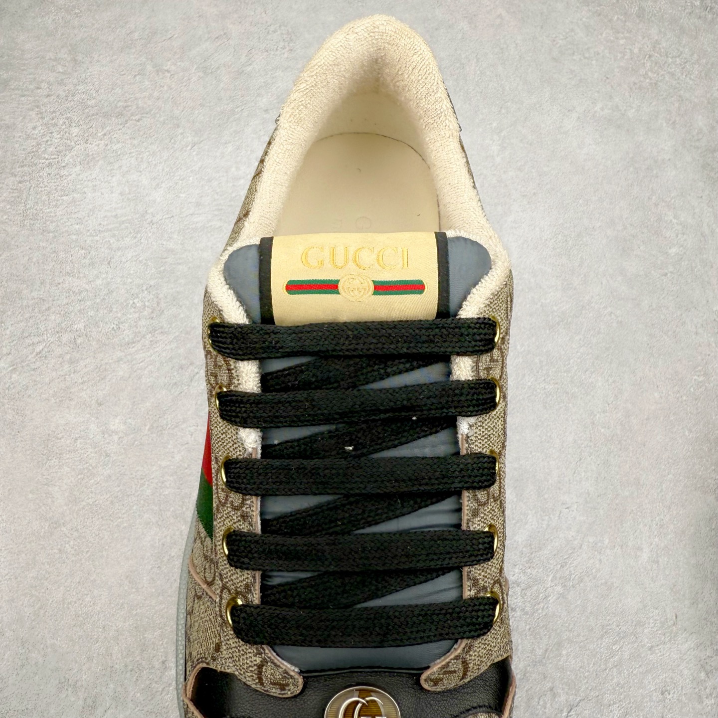 图片[5]-＃纯原 Gucci 古驰 Screener 运动休闲时装奢侈品系列 GG珐琅扣 擦脏做旧小脏鞋 高端零售海淘商家混卖版本 东莞纯原品质 原鞋对照工艺生产 原厂一致色泽度玛瑙珐琅GG扣 原版一致鞋舌鞋带处擦脏工艺 全套原版包装外盒配件 意大利进口磨砂头层牛皮 后跟原版一致哑光丝印烫金字体 后跟和原版一致有随机擦脏擦破皮效果正品每双都会有的工艺（中底内侧松紧带官网一致5465517正品产地编码 全网独家复刻细节 ）同源出厂真丝绸防尘鞋套袋 原装雪梨形超软沙绒纸团，工艺无缝细空胶技术，原版一致私模开发大底 全网独家。文案真实见鞋可对比文案 见鞋可对比正品 完全不吹嘘 全网最好的脏鞋版本 原版官方半码 最大到46 市售最顶级 配色最全版本 尺码：40 40.5 41 41.5 42 42.5 43 43.5 44 45 46-选品中心