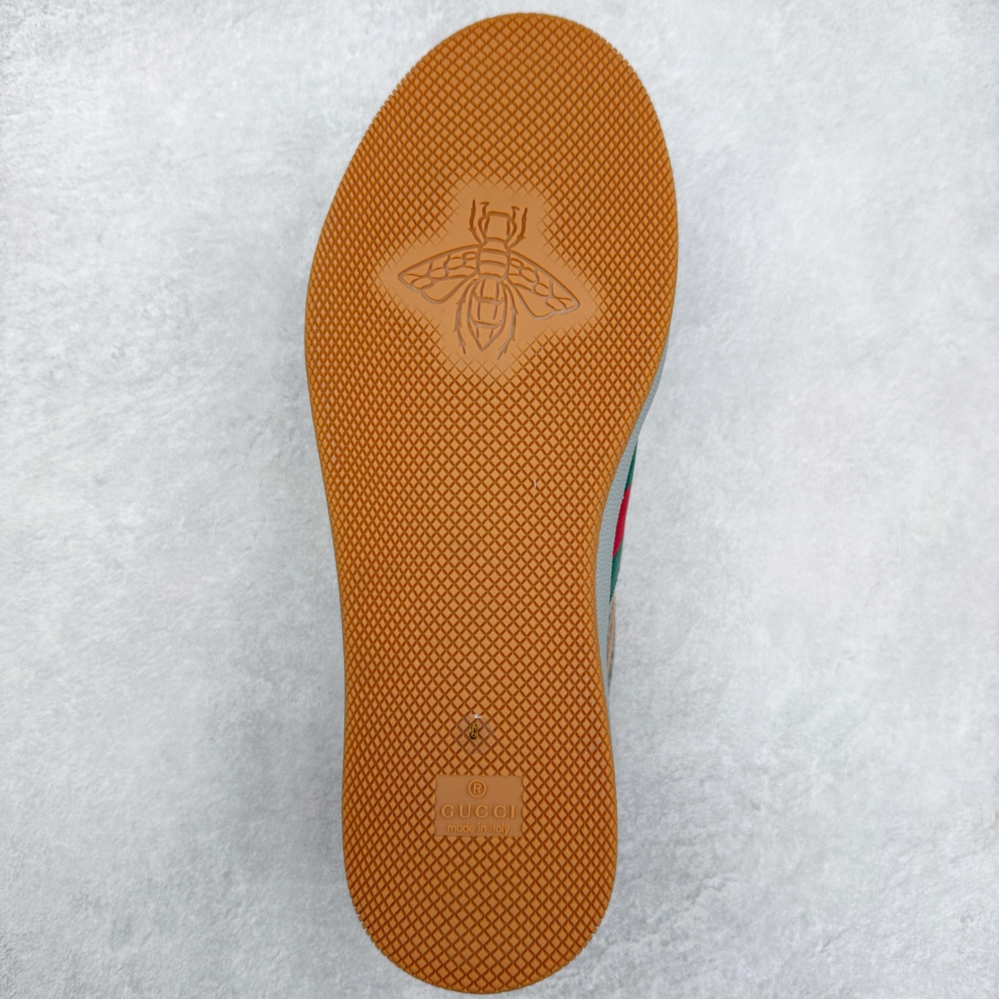 图片[9]-＃纯原 Gucci 古驰 Screener 运动休闲时装奢侈品系列 GG珐琅扣 擦脏做旧小脏鞋 高端零售海淘商家混卖版本 东莞纯原品质 原鞋对照工艺生产 原厂一致色泽度玛瑙珐琅GG扣 原版一致鞋舌鞋带处擦脏工艺 全套原版包装外盒配件 意大利进口磨砂头层牛皮 后跟原版一致哑光丝印烫金字体 后跟和原版一致有随机擦脏擦破皮效果正品每双都会有的工艺（中底内侧松紧带官网一致5465517正品产地编码 全网独家复刻细节 ）同源出厂真丝绸防尘鞋套袋 原装雪梨形超软沙绒纸团，工艺无缝细空胶技术，原版一致私模开发大底 全网独家。文案真实见鞋可对比文案 见鞋可对比正品 完全不吹嘘 全网最好的脏鞋版本 原版官方半码 最大到46 市售最顶级 配色最全版本 尺码：40 40.5 41 41.5 42 42.5 43 43.5 44 45 46-选品中心