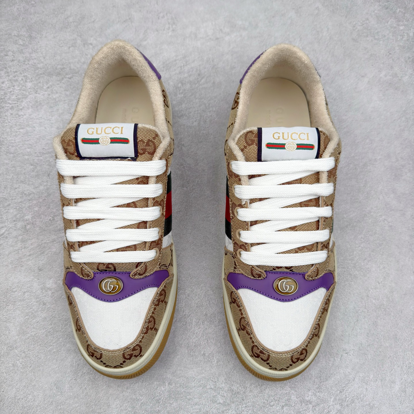 图片[2]-＃纯原 Gucci 古驰 Screener 运动休闲时装奢侈品系列 GG珐琅扣 擦脏做旧小脏鞋 高端零售海淘商家混卖版本 东莞纯原品质 原鞋对照工艺生产 原厂一致色泽度玛瑙珐琅GG扣 原版一致鞋舌鞋带处擦脏工艺 全套原版包装外盒配件 意大利进口磨砂头层牛皮 后跟原版一致哑光丝印烫金字体 后跟和原版一致有随机擦脏擦破皮效果正品每双都会有的工艺（中底内侧松紧带官网一致5465517正品产地编码 全网独家复刻细节 ）同源出厂真丝绸防尘鞋套袋 原装雪梨形超软沙绒纸团，工艺无缝细空胶技术，原版一致私模开发大底 全网独家。文案真实见鞋可对比文案 见鞋可对比正品 完全不吹嘘 全网最好的脏鞋版本 原版官方半码 最大到46 市售最顶级 配色最全版本 尺码：40 40.5 41 41.5 42 42.5 43 43.5 44 45 46-选品中心