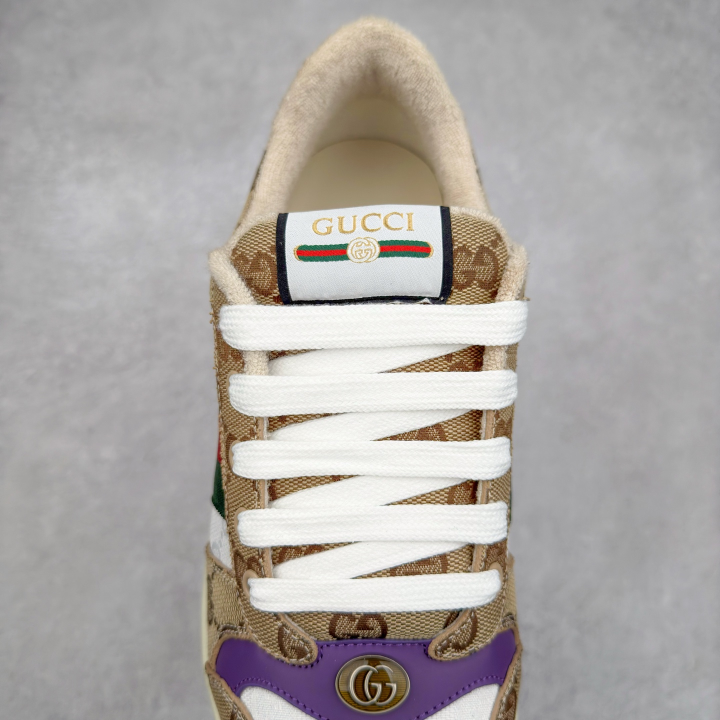 图片[5]-＃纯原 Gucci 古驰 Screener 运动休闲时装奢侈品系列 GG珐琅扣 擦脏做旧小脏鞋 高端零售海淘商家混卖版本 东莞纯原品质 原鞋对照工艺生产 原厂一致色泽度玛瑙珐琅GG扣 原版一致鞋舌鞋带处擦脏工艺 全套原版包装外盒配件 意大利进口磨砂头层牛皮 后跟原版一致哑光丝印烫金字体 后跟和原版一致有随机擦脏擦破皮效果正品每双都会有的工艺（中底内侧松紧带官网一致5465517正品产地编码 全网独家复刻细节 ）同源出厂真丝绸防尘鞋套袋 原装雪梨形超软沙绒纸团，工艺无缝细空胶技术，原版一致私模开发大底 全网独家。文案真实见鞋可对比文案 见鞋可对比正品 完全不吹嘘 全网最好的脏鞋版本 原版官方半码 最大到46 市售最顶级 配色最全版本 尺码：40 40.5 41 41.5 42 42.5 43 43.5 44 45 46-选品中心