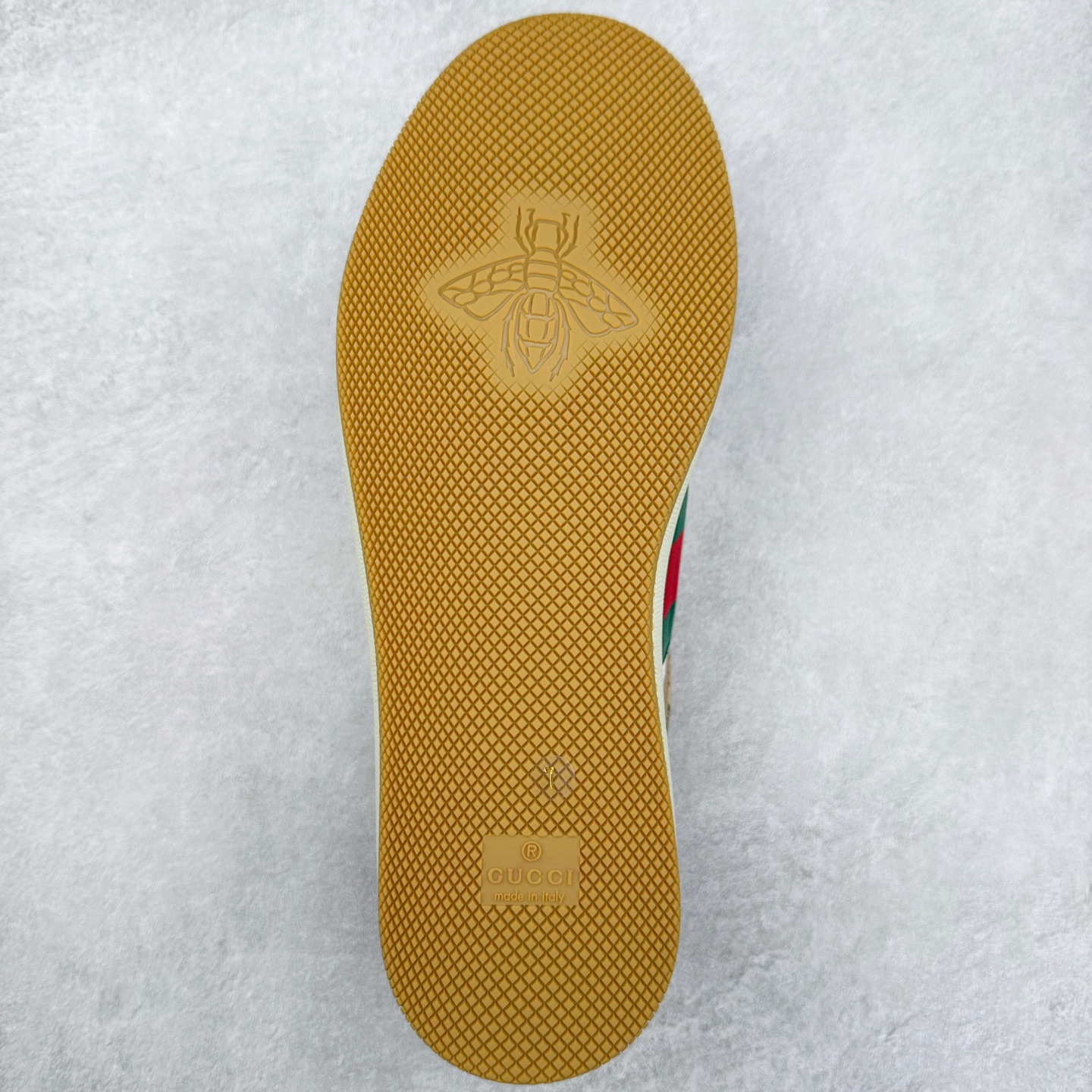 图片[9]-＃纯原 Gucci 古驰 Screener 运动休闲时装奢侈品系列 GG珐琅扣 擦脏做旧小脏鞋 高端零售海淘商家混卖版本 东莞纯原品质 原鞋对照工艺生产 原厂一致色泽度玛瑙珐琅GG扣 原版一致鞋舌鞋带处擦脏工艺 全套原版包装外盒配件 意大利进口磨砂头层牛皮 后跟原版一致哑光丝印烫金字体 后跟和原版一致有随机擦脏擦破皮效果正品每双都会有的工艺（中底内侧松紧带官网一致5465517正品产地编码 全网独家复刻细节 ）同源出厂真丝绸防尘鞋套袋 原装雪梨形超软沙绒纸团，工艺无缝细空胶技术，原版一致私模开发大底 全网独家。文案真实见鞋可对比文案 见鞋可对比正品 完全不吹嘘 全网最好的脏鞋版本 原版官方半码 最大到46 市售最顶级 配色最全版本 尺码：40 40.5 41 41.5 42 42.5 43 43.5 44 45 46-选品中心