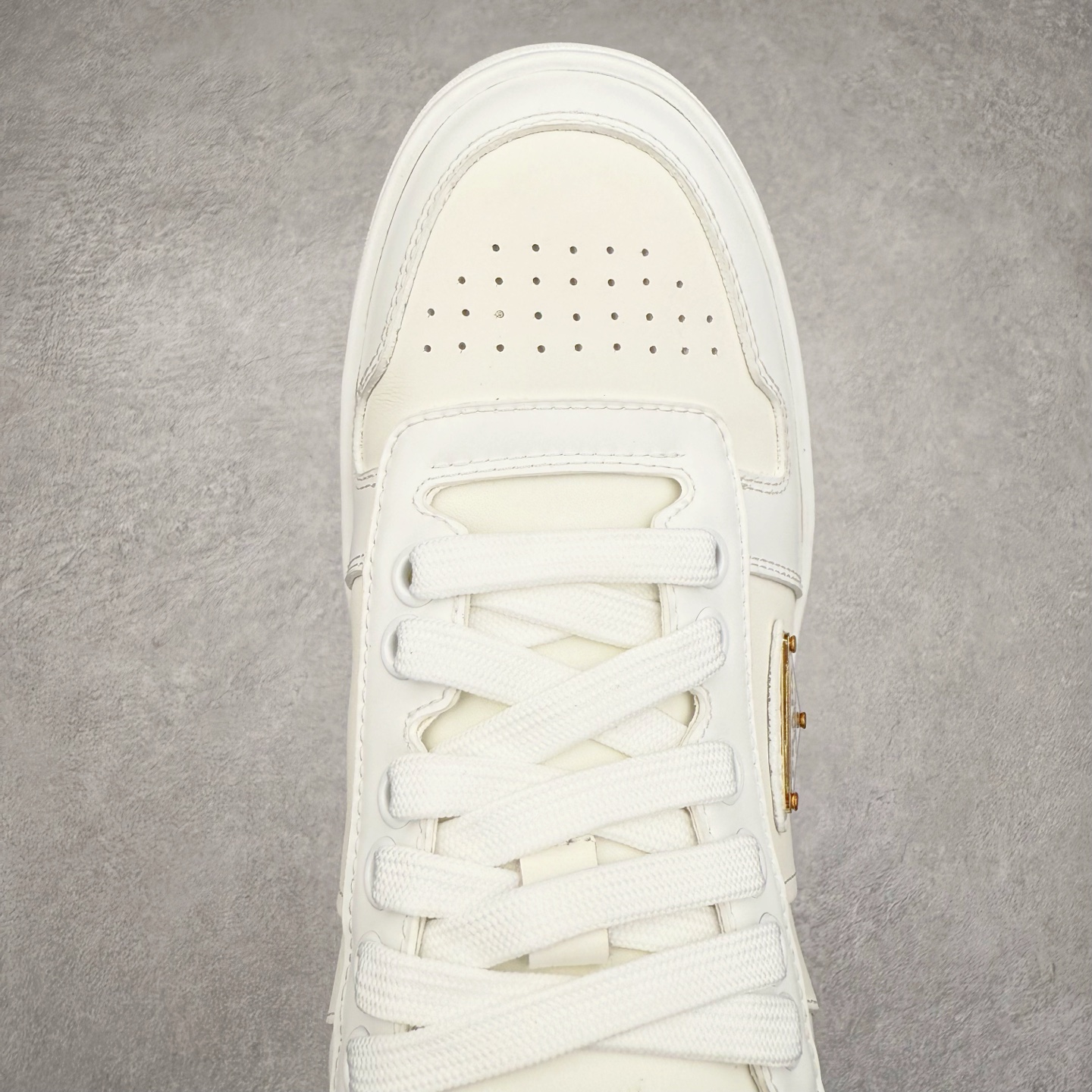 图片[4]-𝐏𝐑𝐀𝐃𝐀 普拉达春夏系列 专柜新款厚底松糕运动鞋系列外形是廓形设计 轮廓类似麦昆 厚底 鞋头饱满 宽版设计 底子是软弹那种 非常非常舒适 又觉得白色既运动 又可以休闲商务 日常便鞋最合适不过了 将艺术家Peterdepotter创作的标语纹样应用到鞋身设计加上了著名三角形徽标格外好看目普拉达 鞋面：布料进口防水降落伞 大底：TPU发泡大底 内里：进口羊皮内里 全新官方一致全套包装 尺码：35 36 37 38 39 40-选品中心