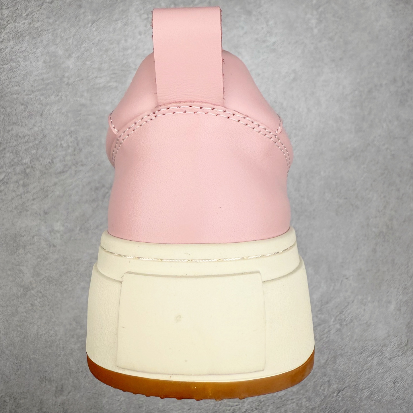 图片[8]-CHANEL 香奈儿早春新款王炸爆款大头鞋新款系带 小红书爆款 酷帅呆萌的鞋头加上立体浮雕 Logo 太心水啦 皱牛漆的搭配令人眼前一亮 休闲中的高大上感扑面而来 的设计加上金属圆扣分外抢眼 平底设计 异常舒适 日常搭配 出街 原版U橡胶组合大底！尺码：35 36 37 38 39-选品中心