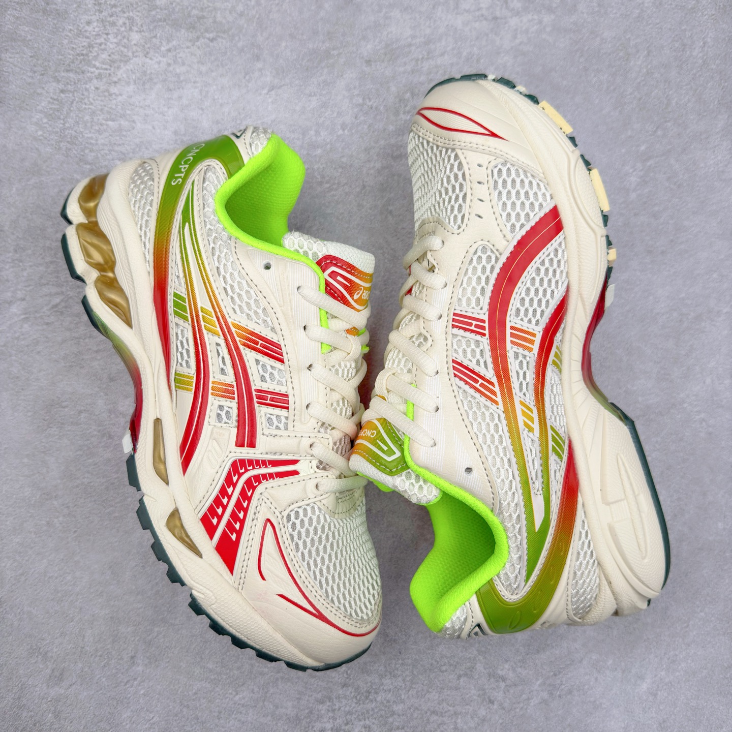 图片[3]-＃特价福利 ASICS GEL-KAYANO 14 亚瑟士K14系列户外复古潮流百搭织物合成革缓震休闲跑步鞋 原装纸板楦头开发 独家私模五层组合大底 原厂定制缓震硅胶加持 原盒原配 官方四联吊牌 原装Ortholite轻量化鞋垫 设计师 Hidenori Yamashita 以「Flash」一词为灵感 创造出未来感金属色鞋面 改造升级内在性能 由内而外全面革新 为 GEL-KAYANO 家族传承及经典跑鞋文化的延续 创下里程碑式作品 K14跑鞋重新诠释了复古的跑步形状 并以其 2000 年代后期的美学理念重新铺装 银色与蓝色的鞋面极为高档 网面铺陈与鞋面、鞋头多处细节位增添了透气性 鞋后跟部中底上以及多密度耐磨鞋底增加了 GEL 缓震胶 提供高抗冲击性、缓冲性、可保护脚部免受地面冲击的影响 穿着舒适性十足 尺码：35.5 36 37 37.5 38 39 39.5 40.5 41.5 42 42.5 43.5 44 45-选品中心
