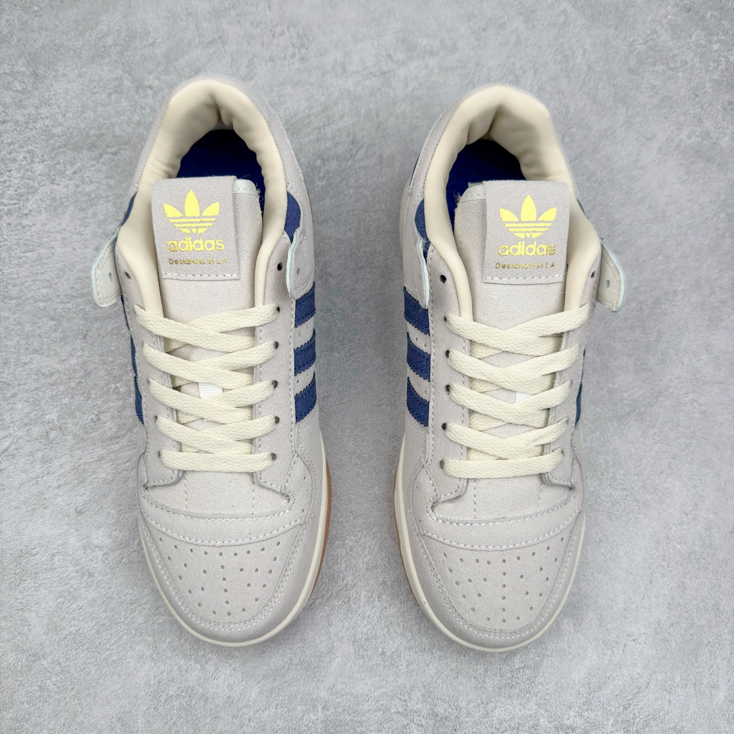 图片[2]-＃特价福利 AD Forum 84 Low OG 低帮百搭潮流休闲运动板鞋 以复古篮球鞋的外形为基础 采用皮革拼接 简约百搭 更加贴合舒适 中底内侧网格造型起到点睛之笔 外底橡胶 更显复古 尺码：36 36.5 37.5 38 38.5 39 40 40.5 41 42 42.5 43 44 44.5 45-选品中心