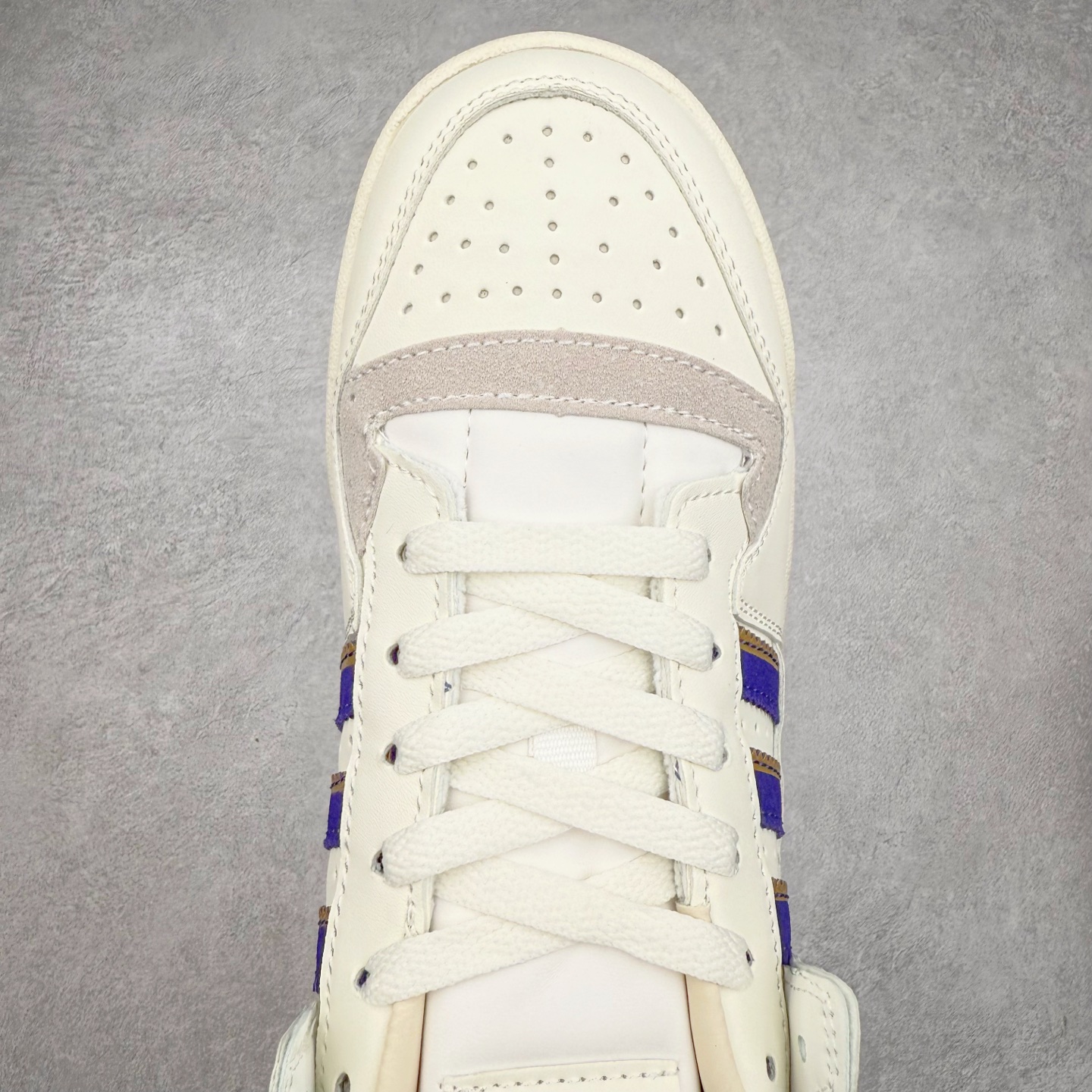 图片[4]-＃特价福利 AD Forum 84 Low OG 低帮百搭潮流休闲运动板鞋 以复古篮球鞋的外形为基础 采用皮革拼接 简约百搭 更加贴合舒适 中底内侧网格造型起到点睛之笔 外底橡胶 更显复古 尺码：36 36.5 37.5 38 38.5 39 40 40.5 41 42 42.5 43 44 44.5 45-选品中心