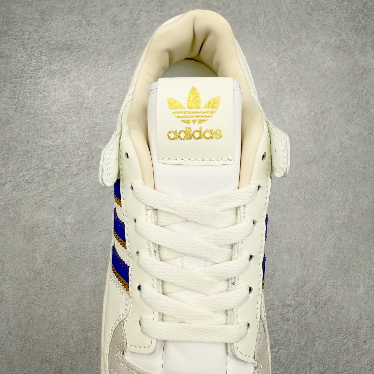 图片[5]-＃特价福利 AD Forum 84 Low OG 低帮百搭潮流休闲运动板鞋 以复古篮球鞋的外形为基础 采用皮革拼接 简约百搭 更加贴合舒适 中底内侧网格造型起到点睛之笔 外底橡胶 更显复古 尺码：36 36.5 37.5 38 38.5 39 40 40.5 41 42 42.5 43 44 44.5 45-选品中心