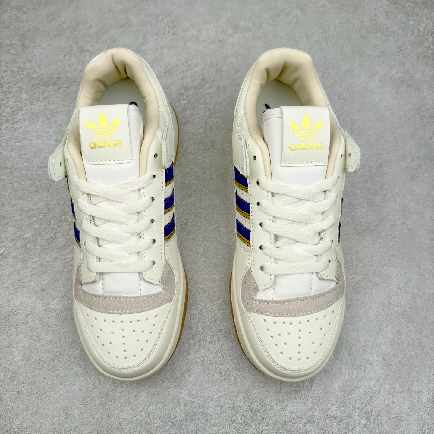 图片[2]-＃特价福利 AD Forum 84 Low OG 低帮百搭潮流休闲运动板鞋 以复古篮球鞋的外形为基础 采用皮革拼接 简约百搭 更加贴合舒适 中底内侧网格造型起到点睛之笔 外底橡胶 更显复古 尺码：36 36.5 37.5 38 38.5 39 40 40.5 41 42 42.5 43 44 44.5 45-选品中心