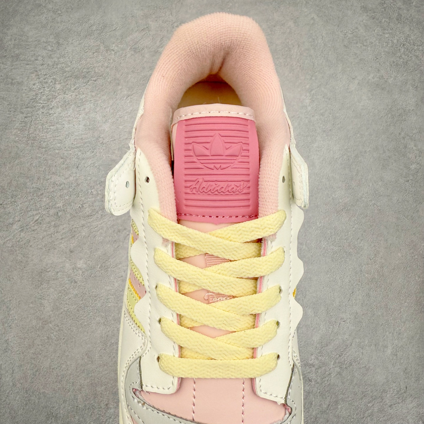 图片[5]-＃特价福利 AD Forum 84 Low OG 低帮百搭潮流休闲运动板鞋 以复古篮球鞋的外形为基础 采用皮革拼接 简约百搭 更加贴合舒适 中底内侧网格造型起到点睛之笔 外底橡胶 更显复古 尺码：36 36.5 37.5 38 38.5 39 40 40.5 41 42 42.5 43 44 44.5 45-选品中心