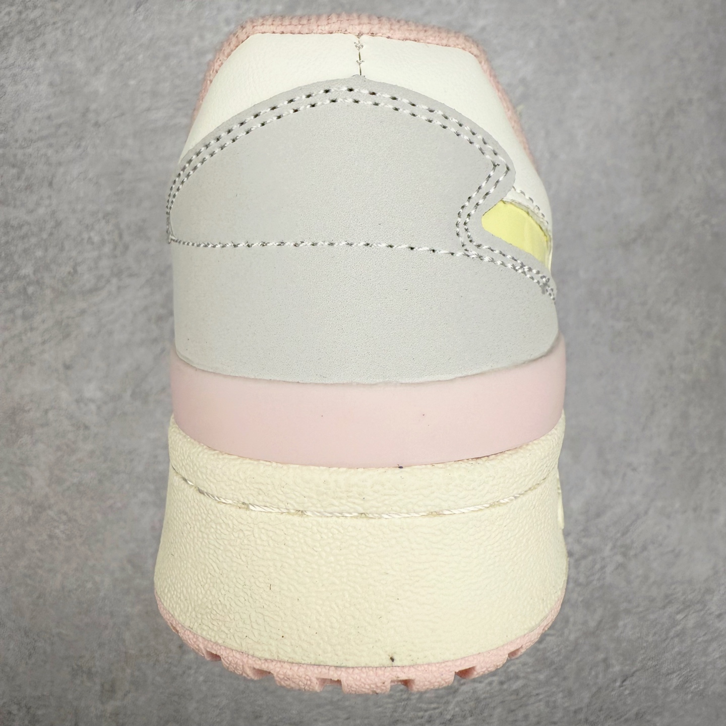 图片[8]-＃特价福利 AD Forum 84 Low OG 低帮百搭潮流休闲运动板鞋 以复古篮球鞋的外形为基础 采用皮革拼接 简约百搭 更加贴合舒适 中底内侧网格造型起到点睛之笔 外底橡胶 更显复古 尺码：36 36.5 37.5 38 38.5 39 40 40.5 41 42 42.5 43 44 44.5 45-选品中心