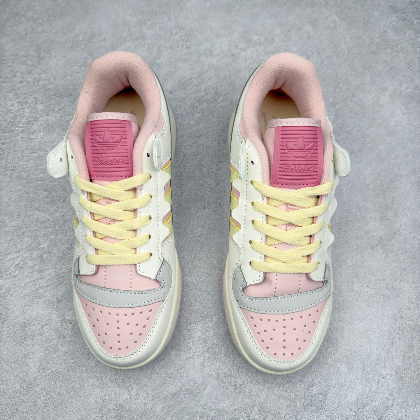 图片[2]-＃特价福利 AD Forum 84 Low OG 低帮百搭潮流休闲运动板鞋 以复古篮球鞋的外形为基础 采用皮革拼接 简约百搭 更加贴合舒适 中底内侧网格造型起到点睛之笔 外底橡胶 更显复古 尺码：36 36.5 37.5 38 38.5 39 40 40.5 41 42 42.5 43 44 44.5 45-选品中心