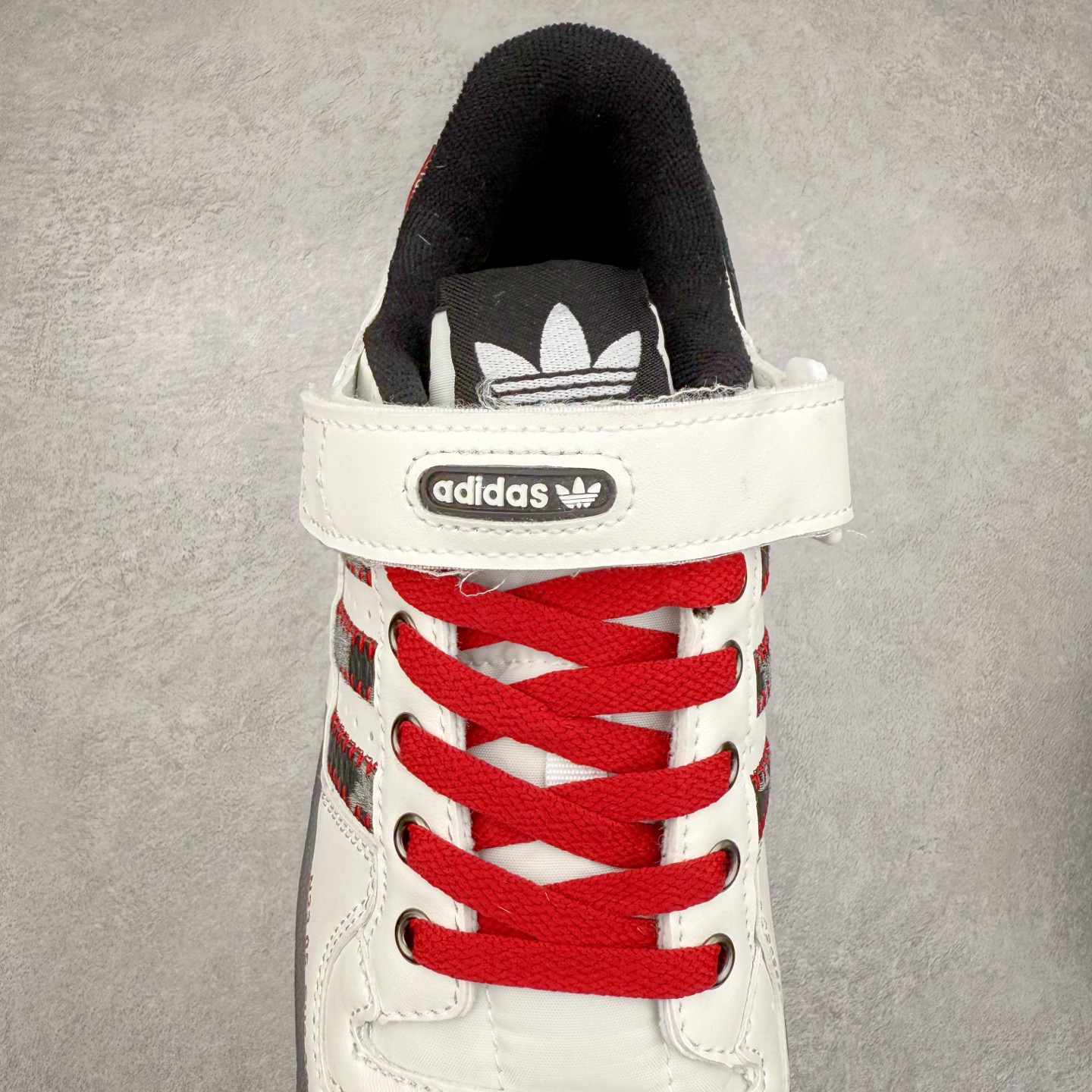 图片[5]-＃特价福利 AD Forum 84 Low OG 低帮百搭潮流休闲运动板鞋 以复古篮球鞋的外形为基础 采用皮革拼接 简约百搭 更加贴合舒适 中底内侧网格造型起到点睛之笔 外底橡胶 更显复古 尺码：36 36.5 37.5 38 38.5 39 40 40.5 41 42 42.5 43 44 44.5 45-选品中心